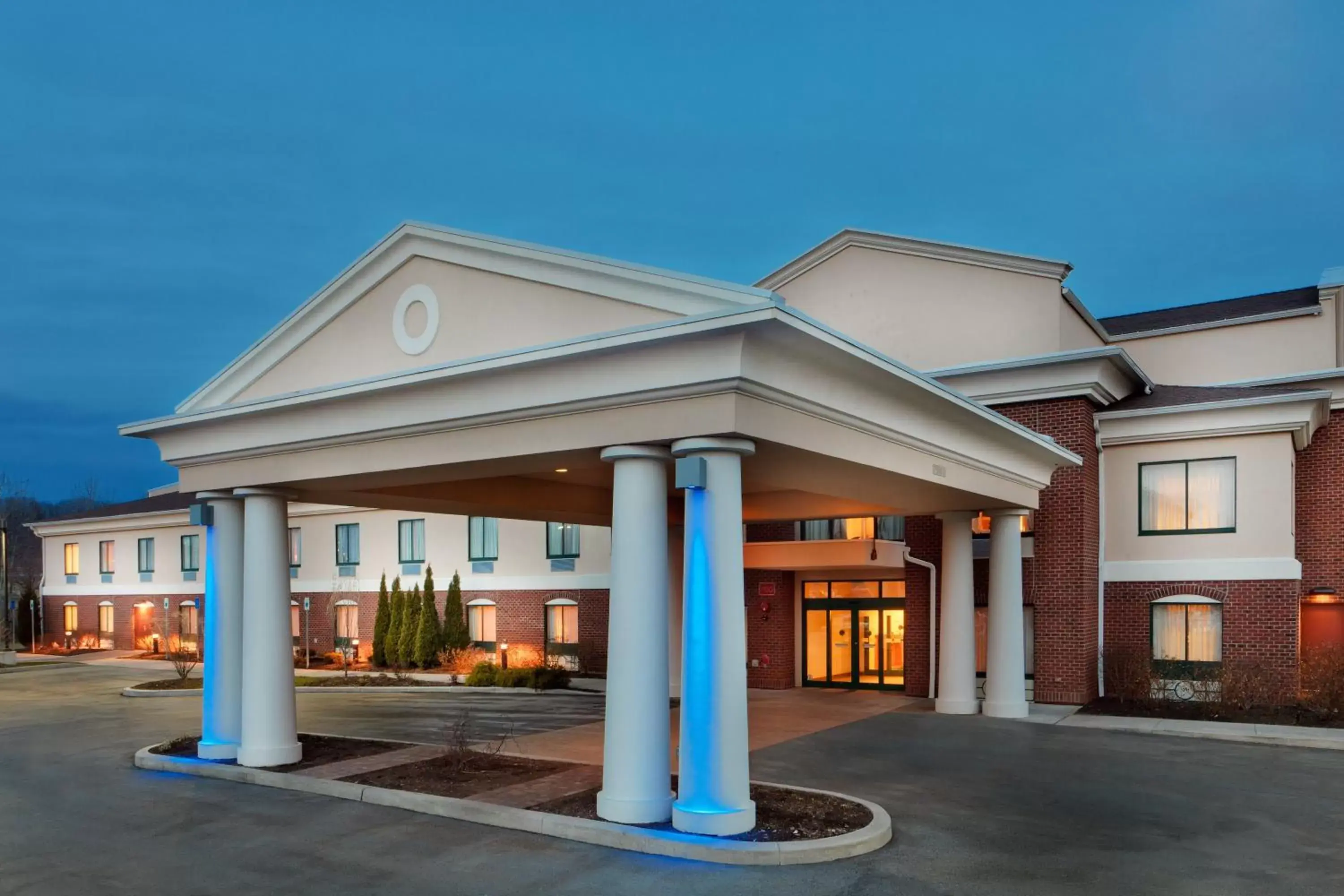 Property Building in Holiday Inn Express Rochester-Victor, an IHG Hotel