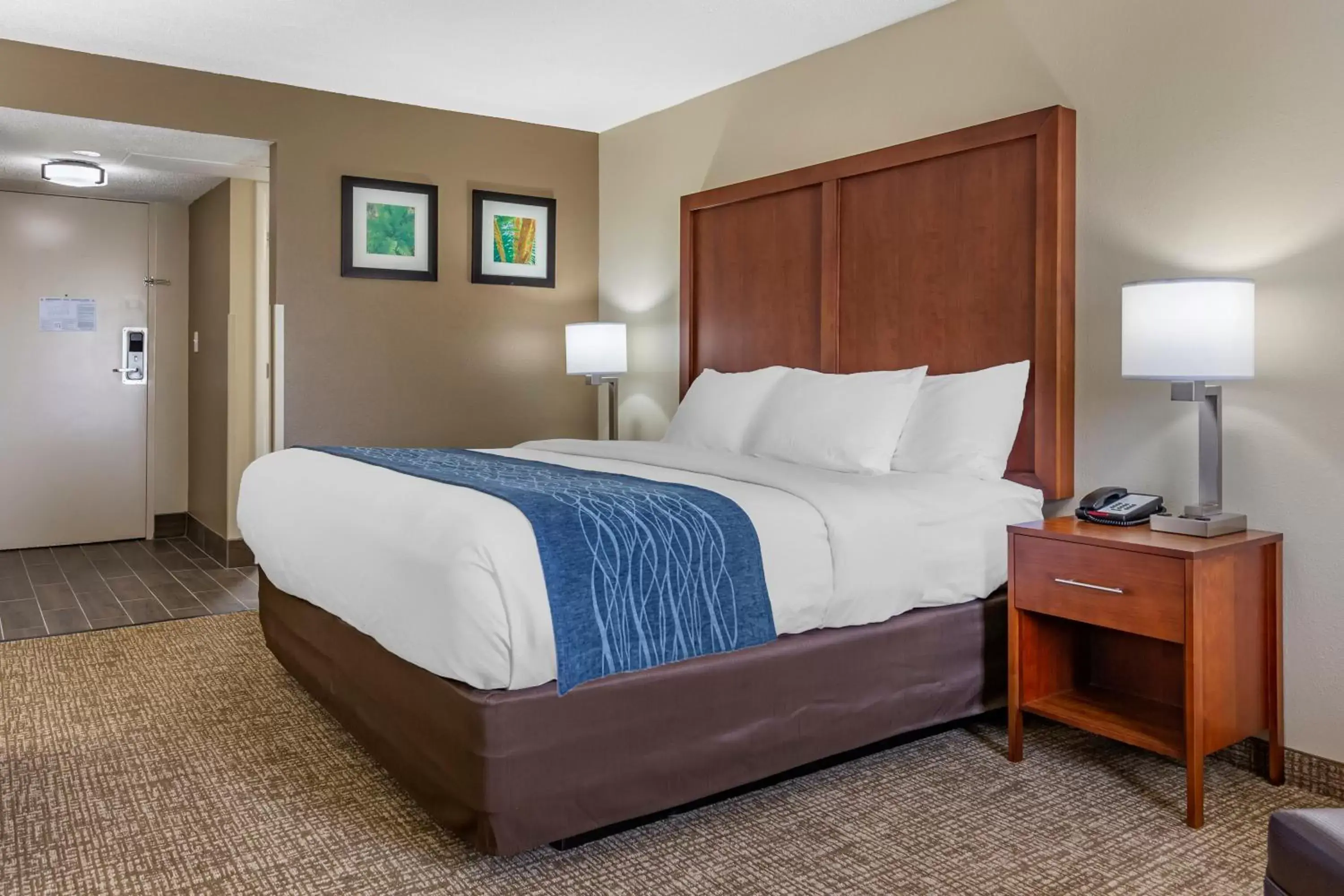 Bedroom, Bed in Comfort Inn & Suites Spring Lake - Fayetteville Near Fort Liberty