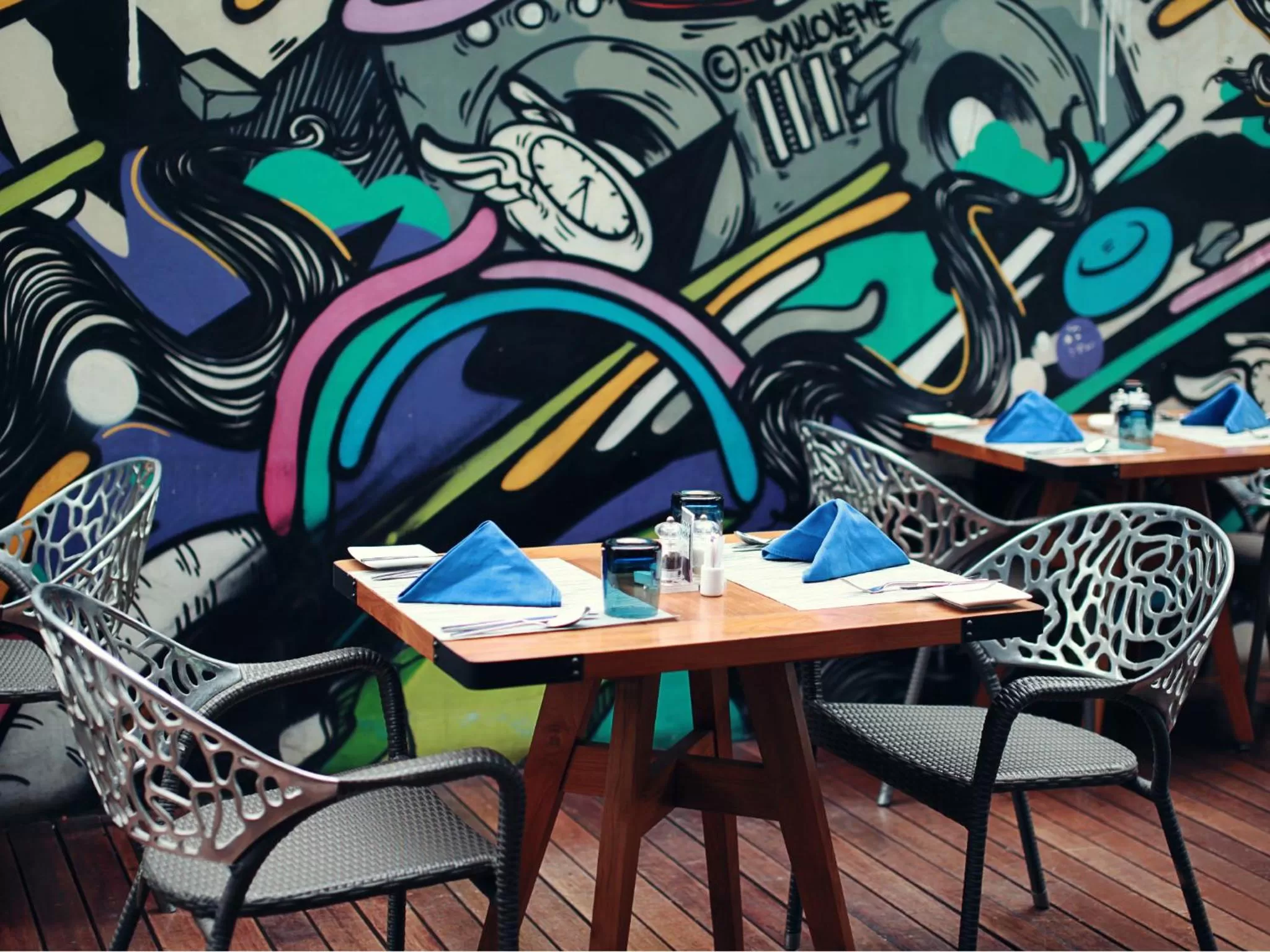 Restaurant/places to eat in Mercure Jakarta Simatupang