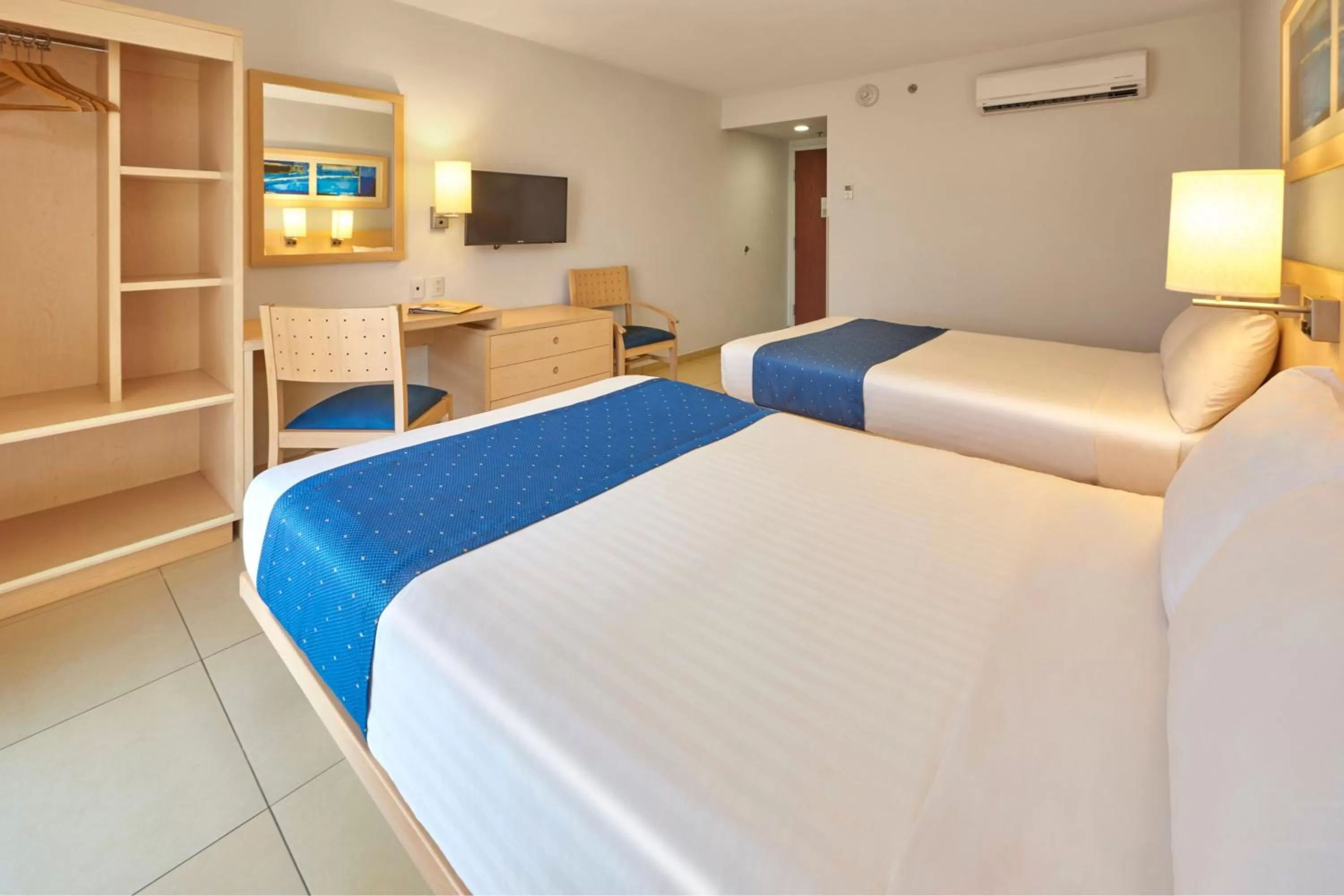 Bedroom, Bed in City Express by Marriott Manzanillo