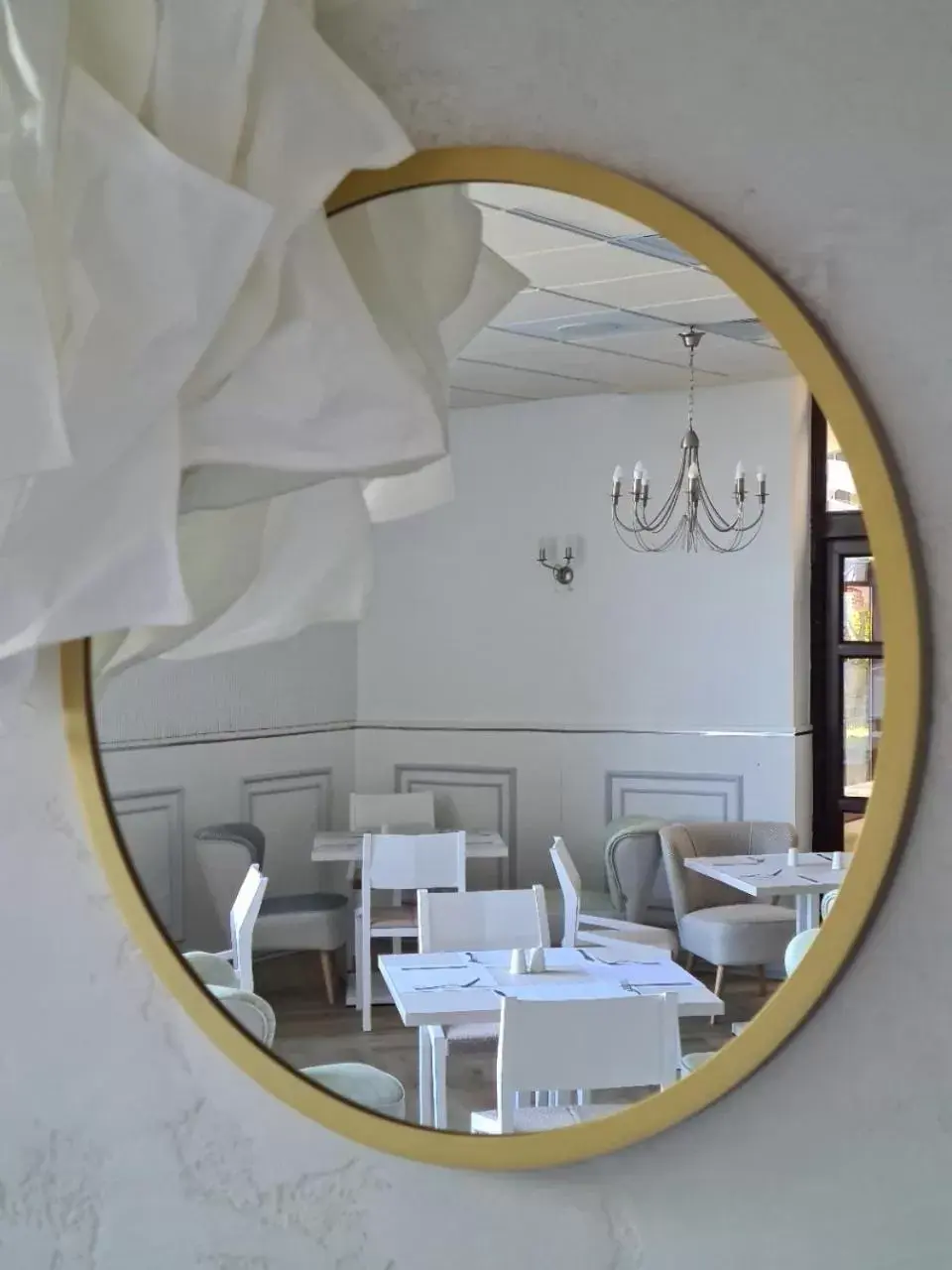 Restaurant/places to eat in Grand Royal Hotel Restaurant/places to eat in Grand Royal Hotel