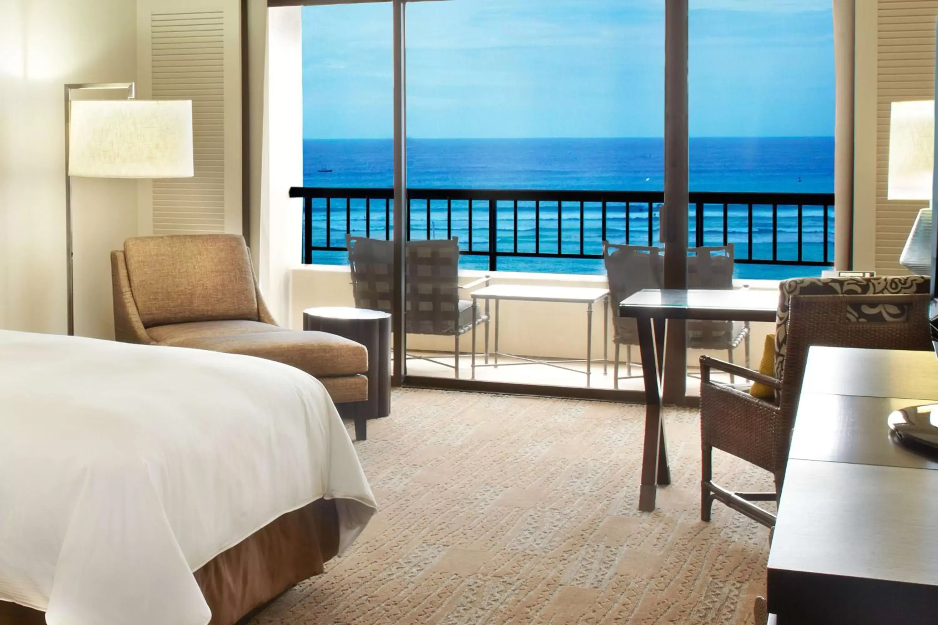 Bedroom, Sea View in Hilton Hawaiian Village Waikiki Beach Resort