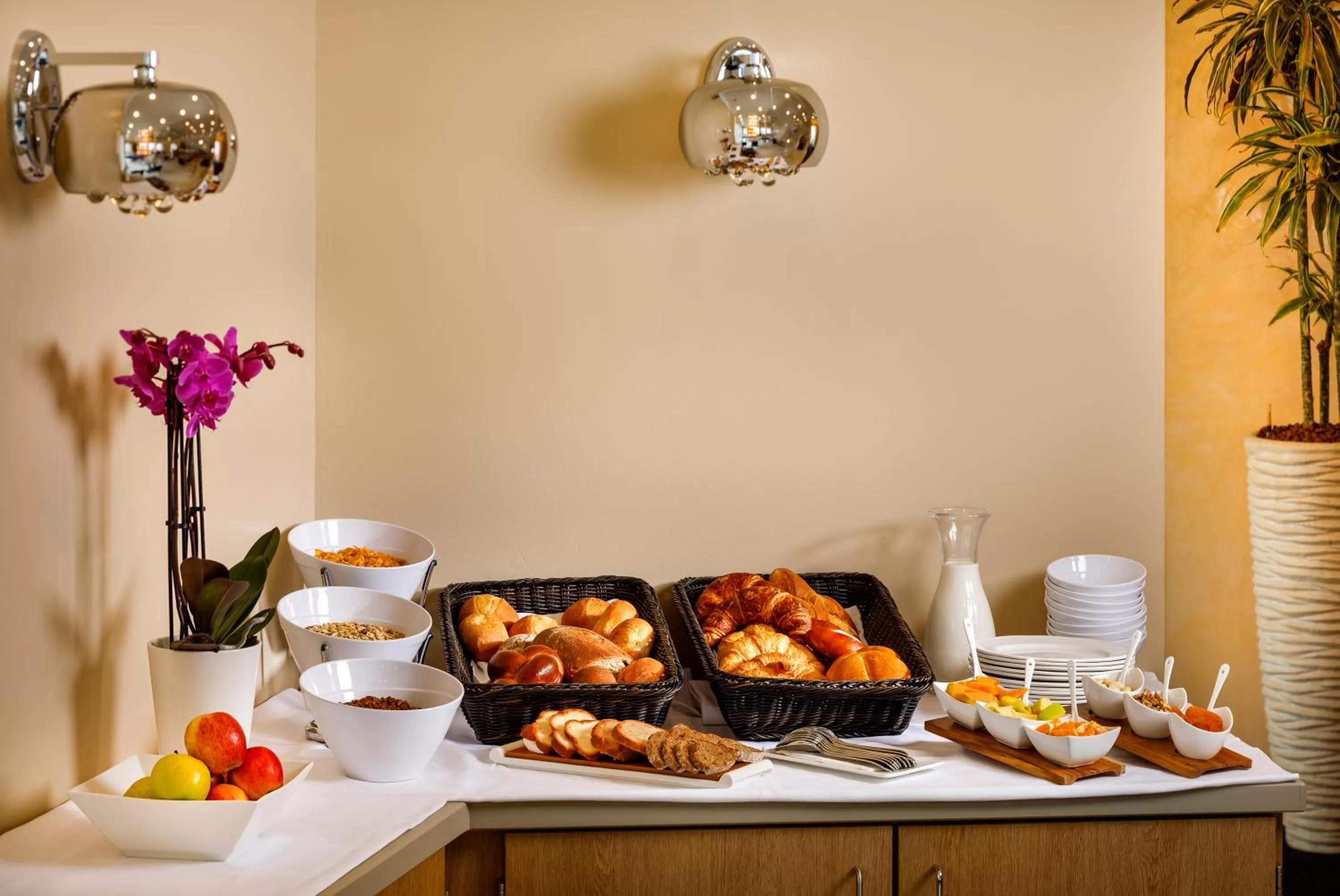 Breakfast in Hotel Tivoli