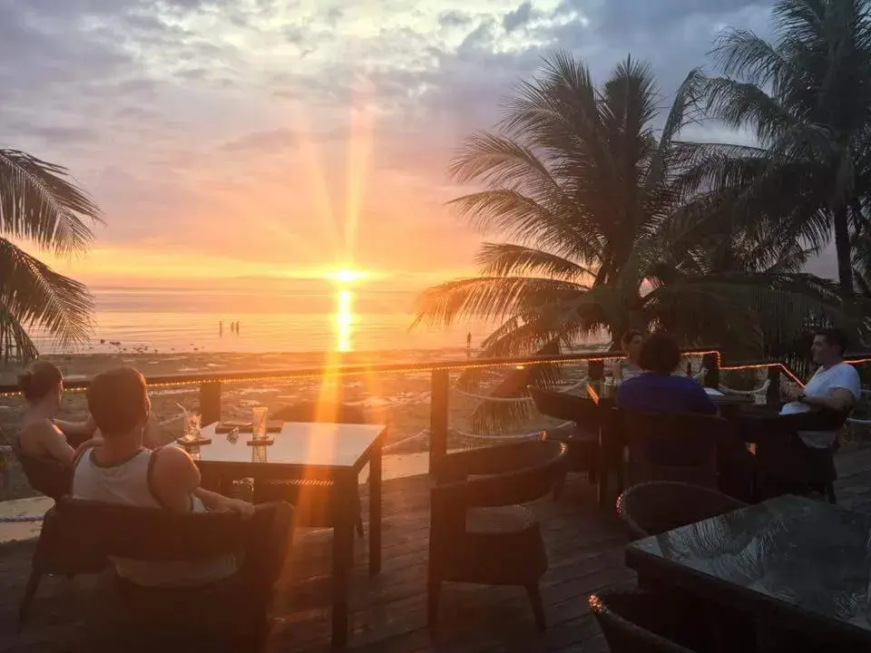 Lounge or bar, Sunrise/Sunset in Infinity Sands Resort
