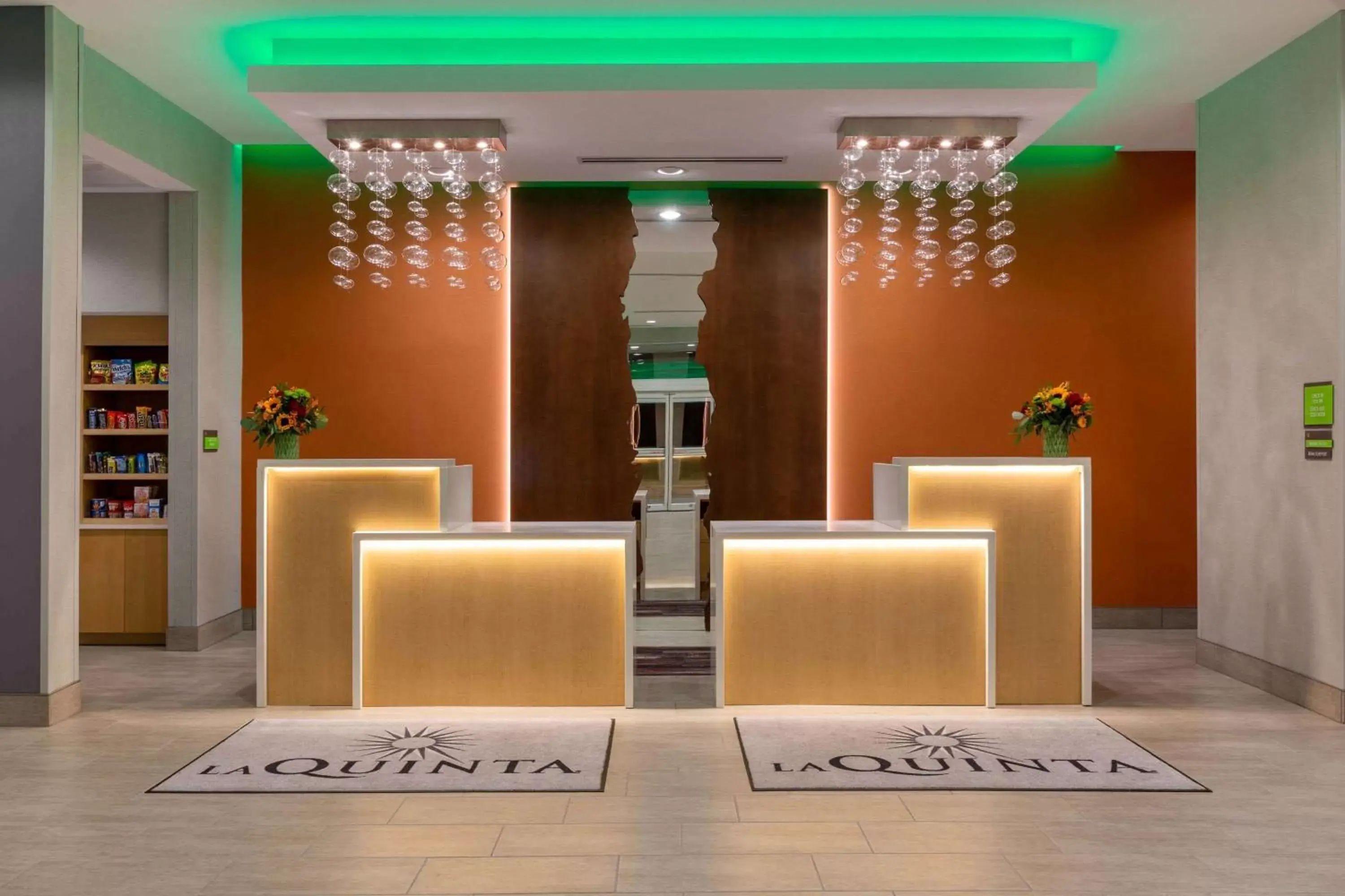 Lobby or reception, Lobby/Reception in La Quinta by Wyndham Altoona Des Moines