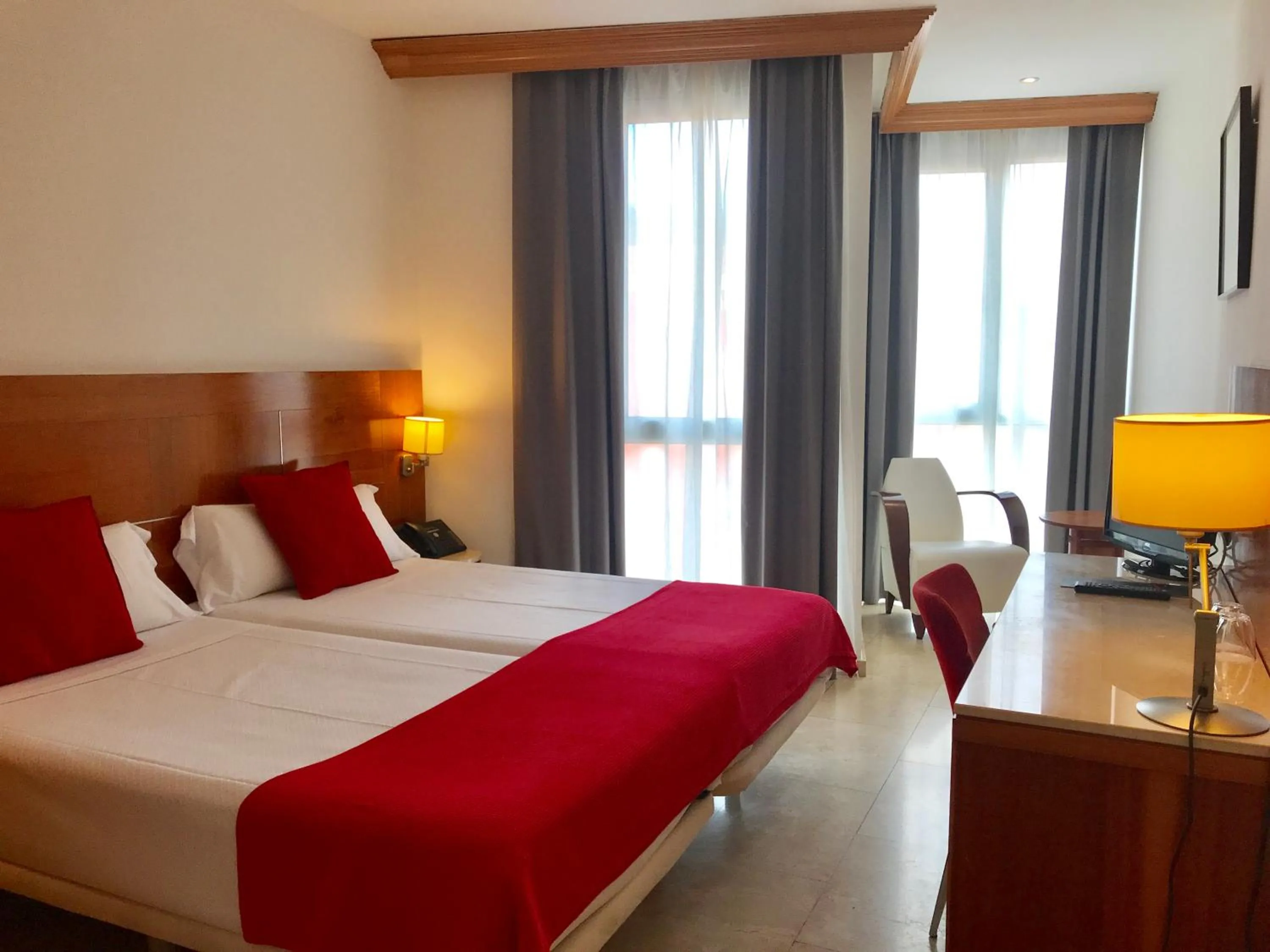 Bedroom, Bed in Hotel Calasanz