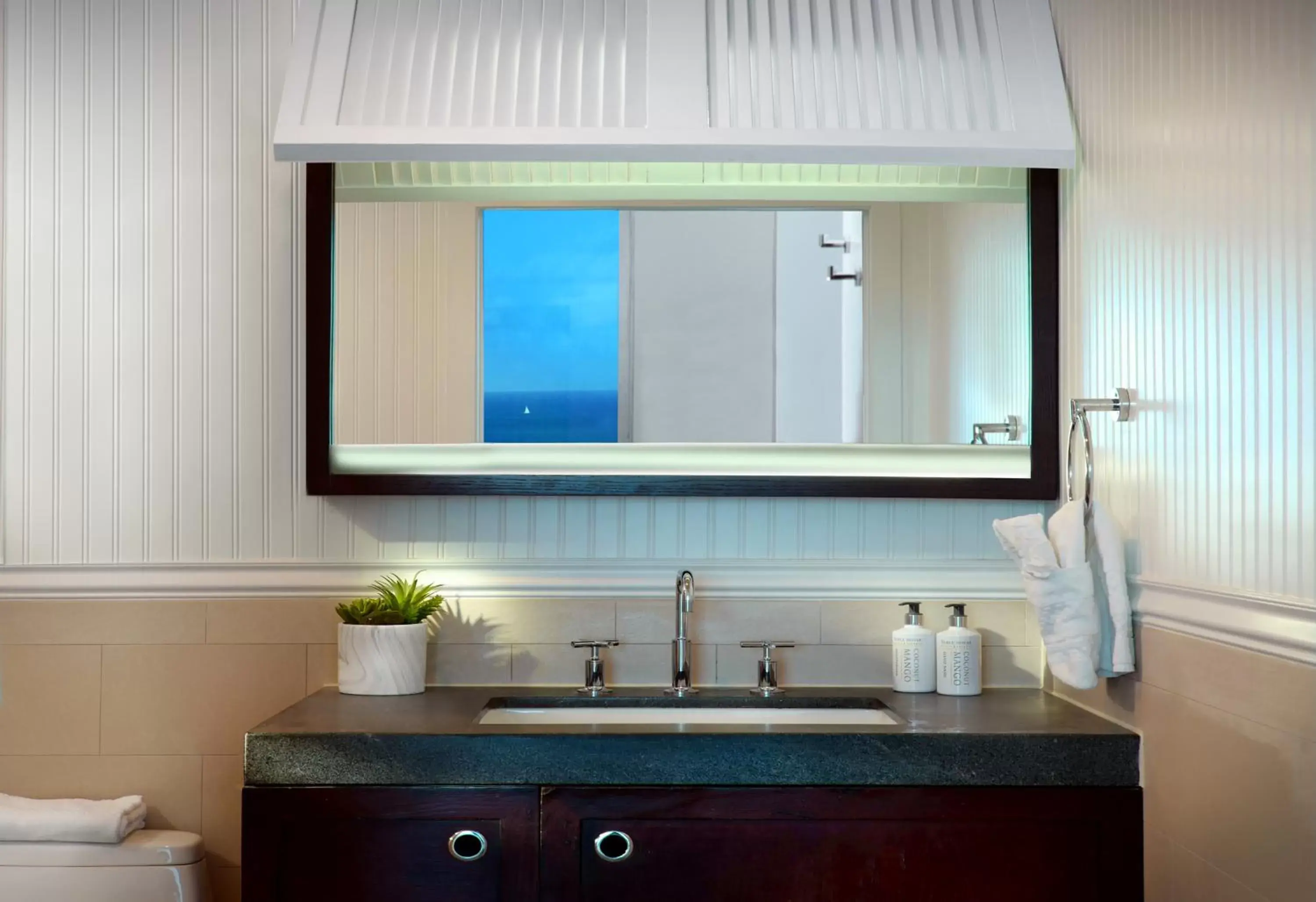Bathroom in Sole Miami, A Noble House Resort