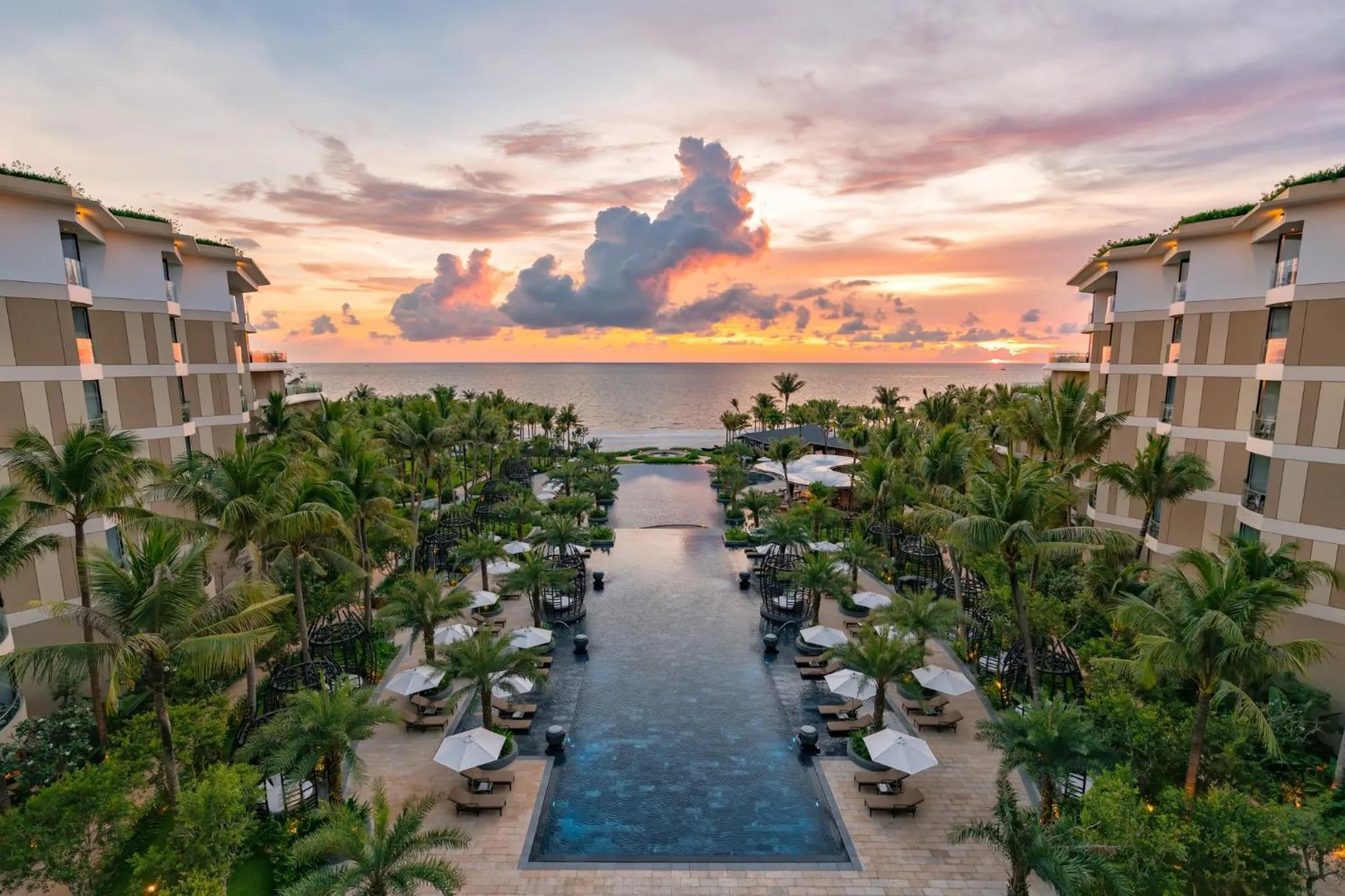 Swimming pool in InterContinental Phu Quoc Long Beach Resort by IHG