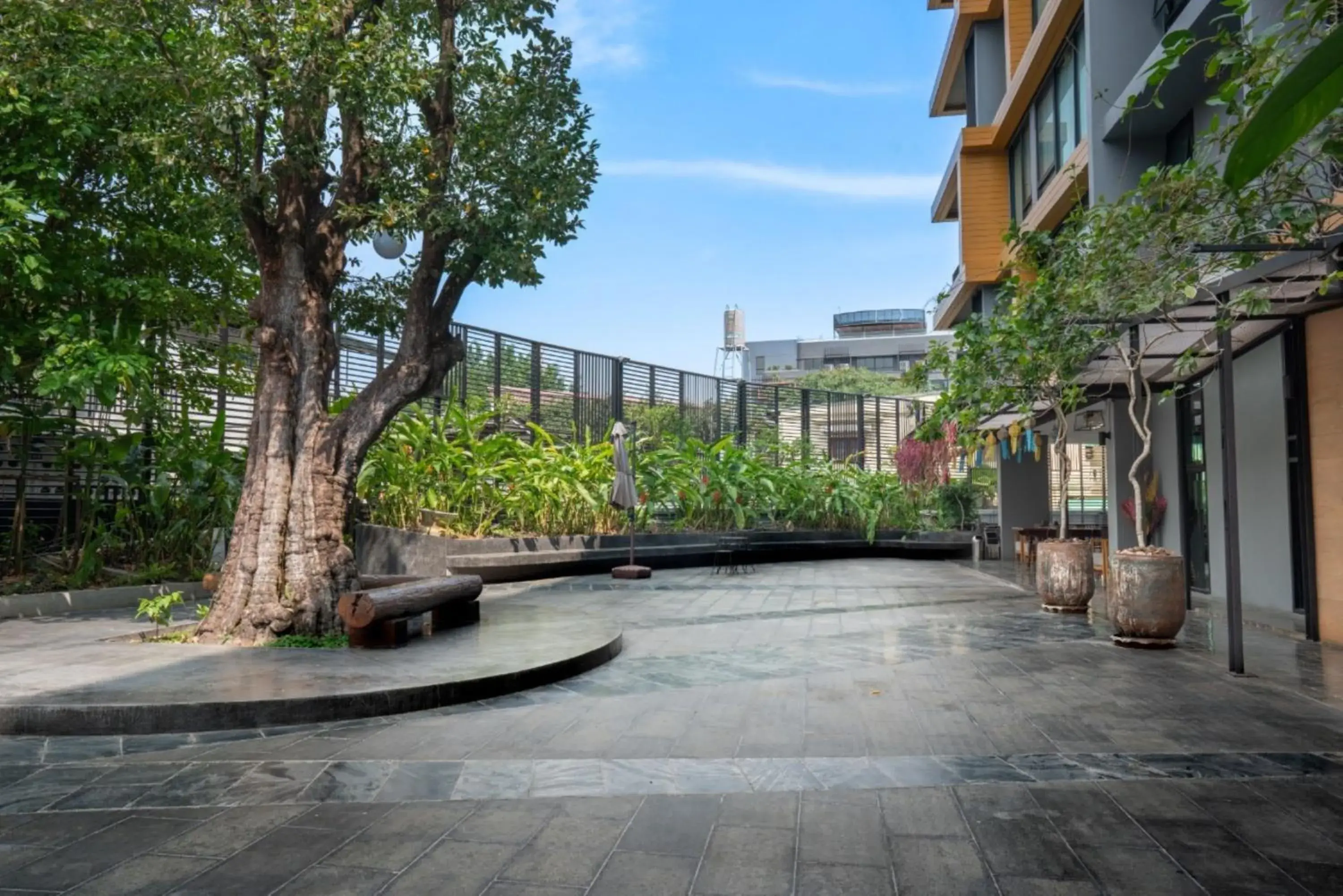 Garden, Property Building in Sanae' Hotel Chiang Mai