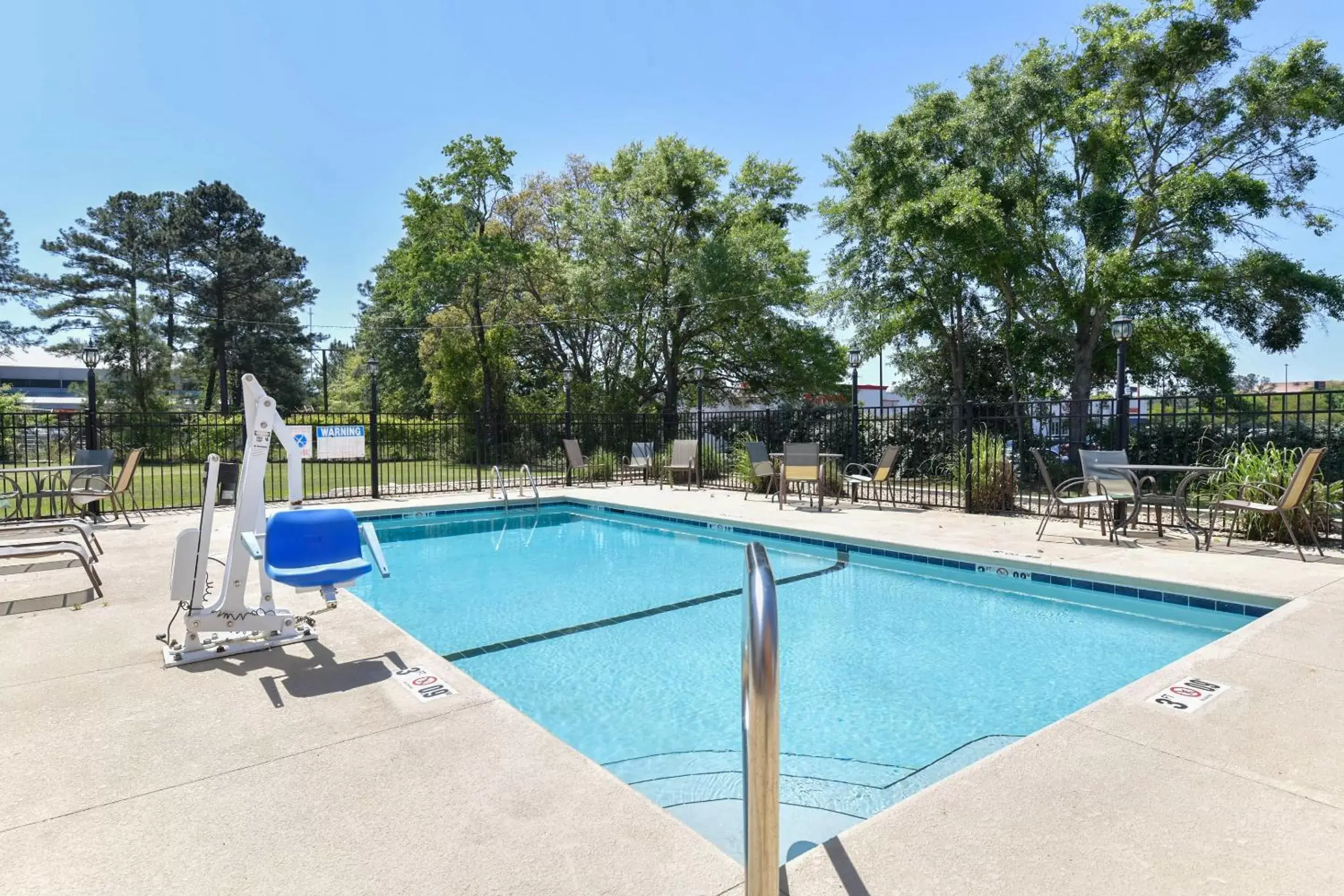 Swimming Pool in OYO Hotel Valdosta GA I-75