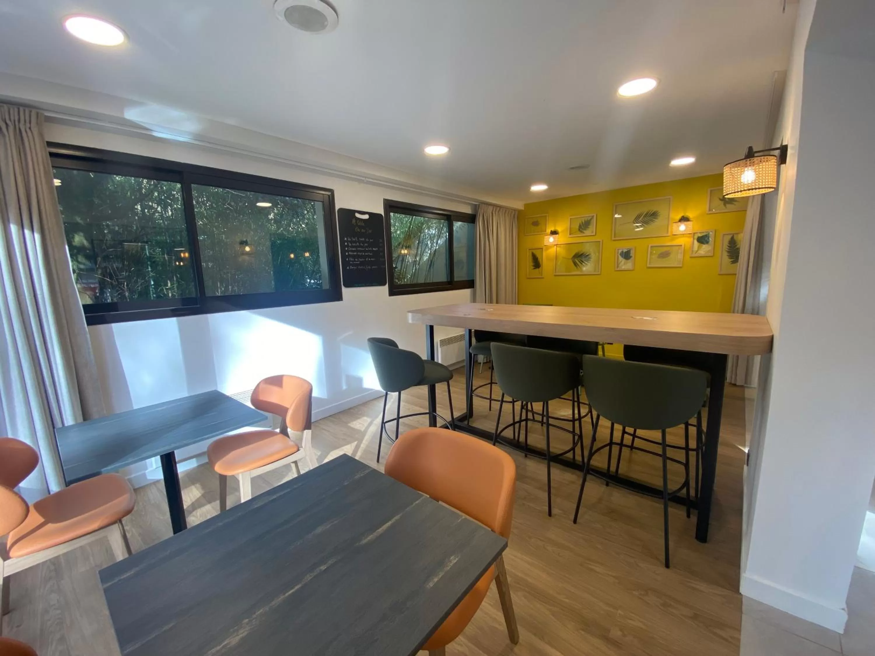 Restaurant/places to eat in Campanile Nantes ~ Rezé Aéroport