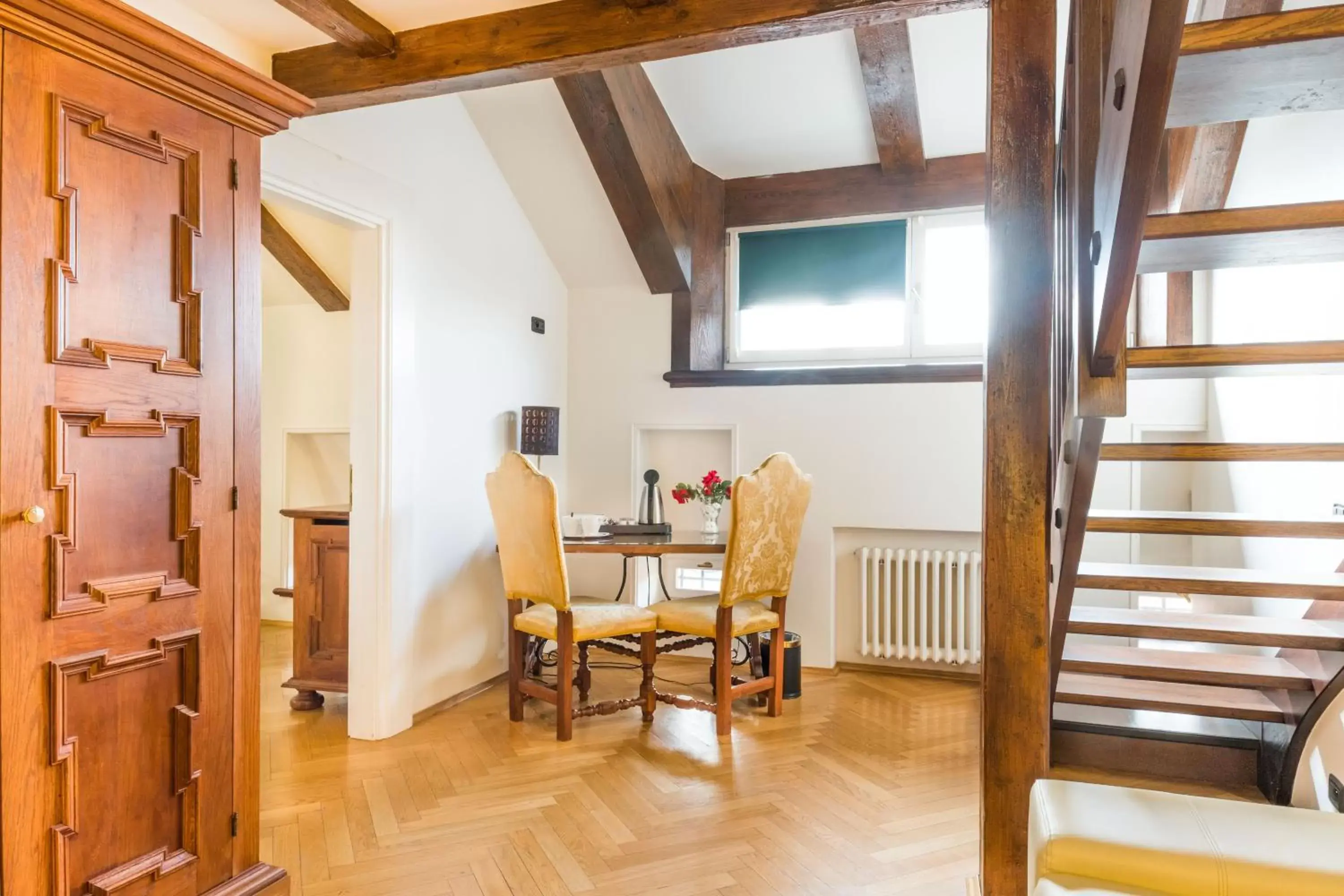 Coffee/tea facilities, Dining Area in Charles Bridge Palace