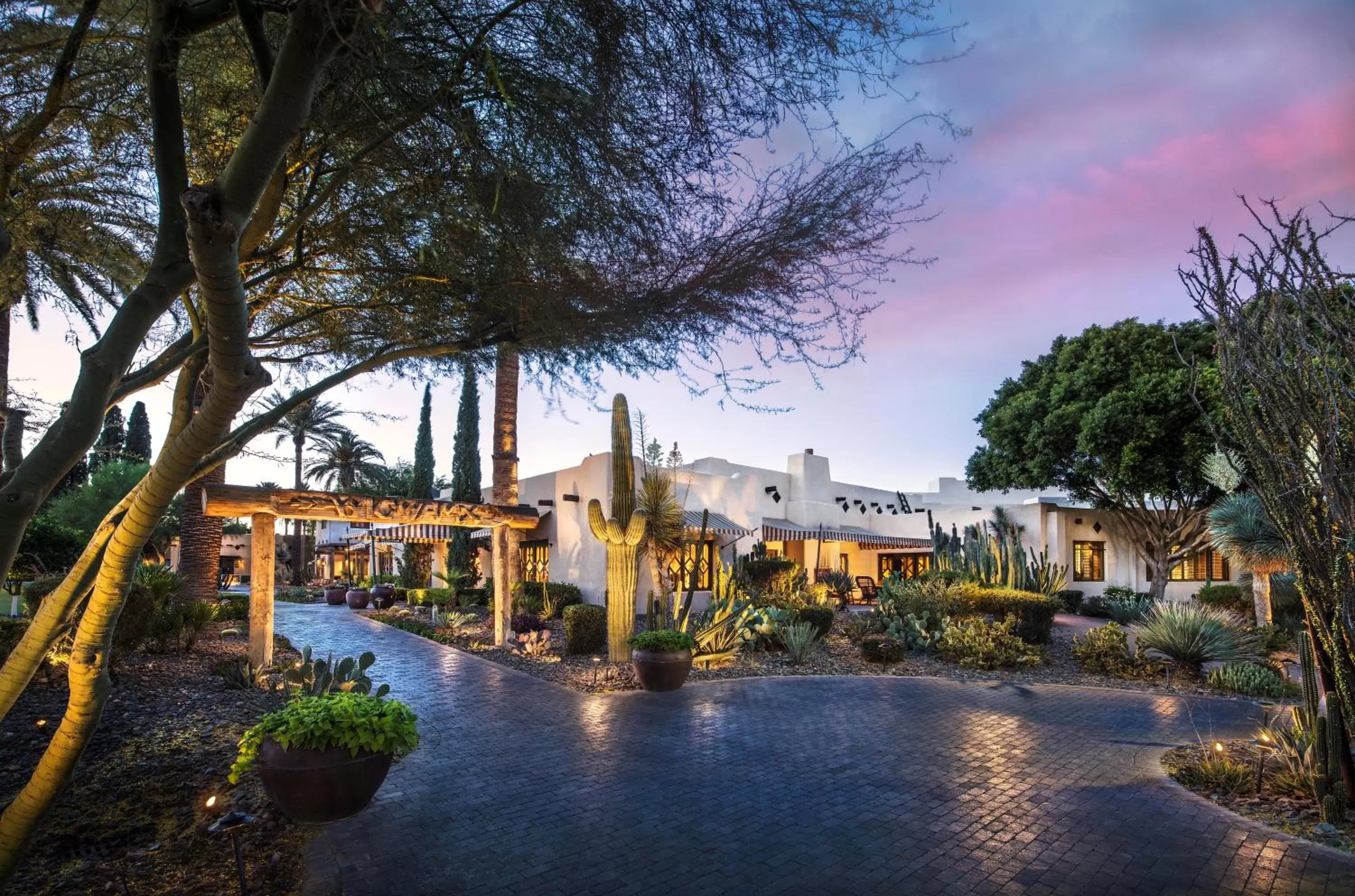 Facade/entrance in The Wigwam