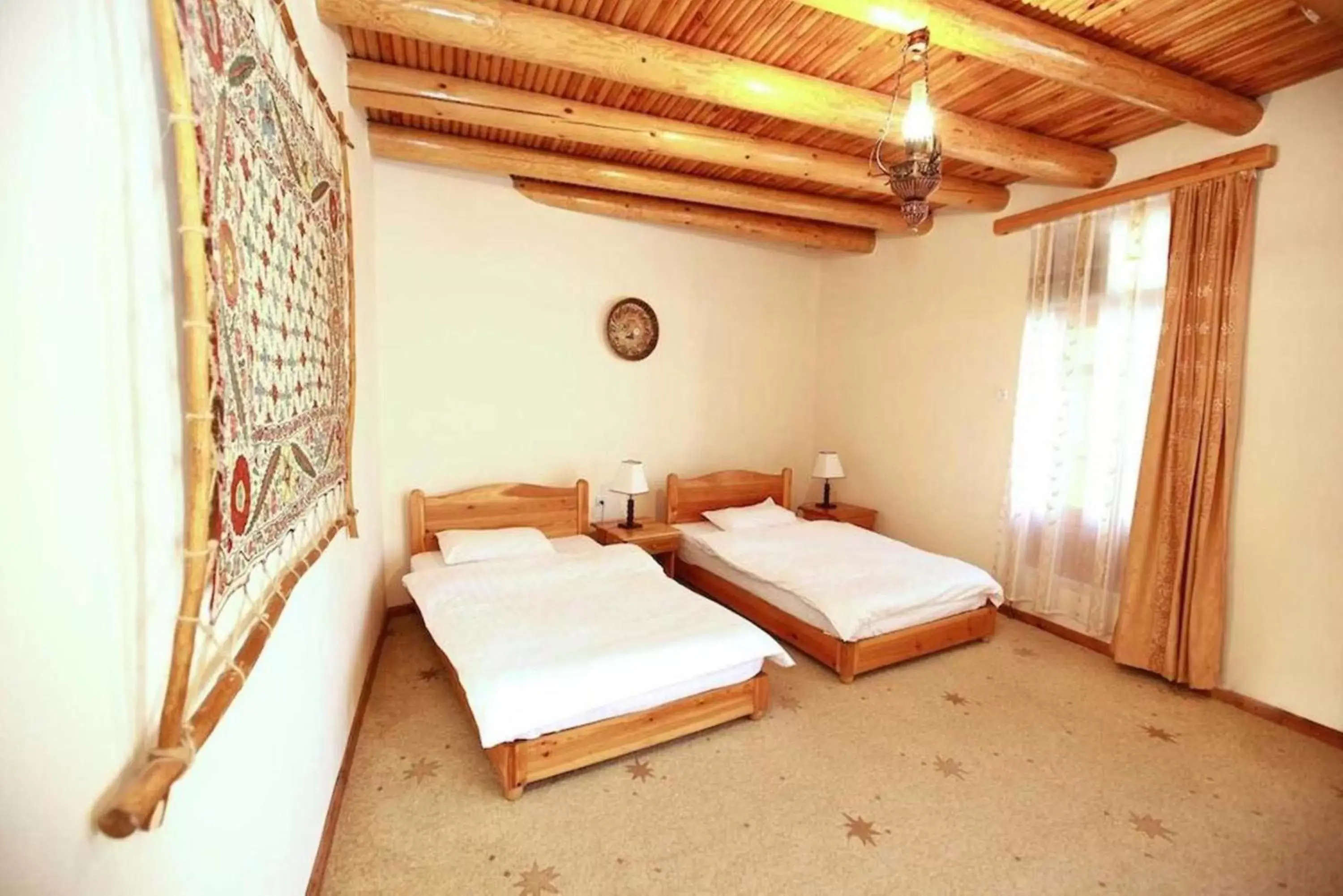 Bedroom, Bed in Lyabi House Hotel