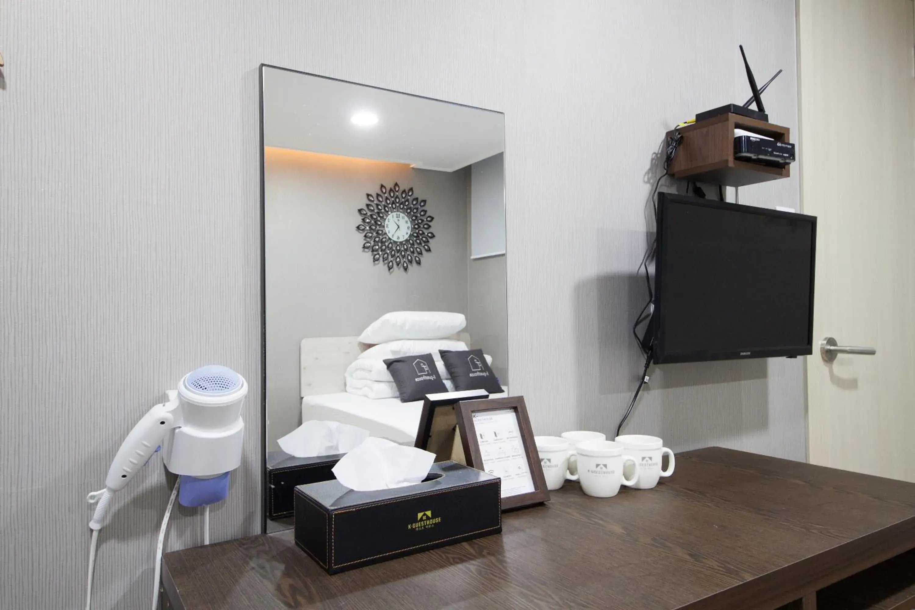 Seating area, TV/Entertainment Center in K-Guesthouse Premium Gangnam 1