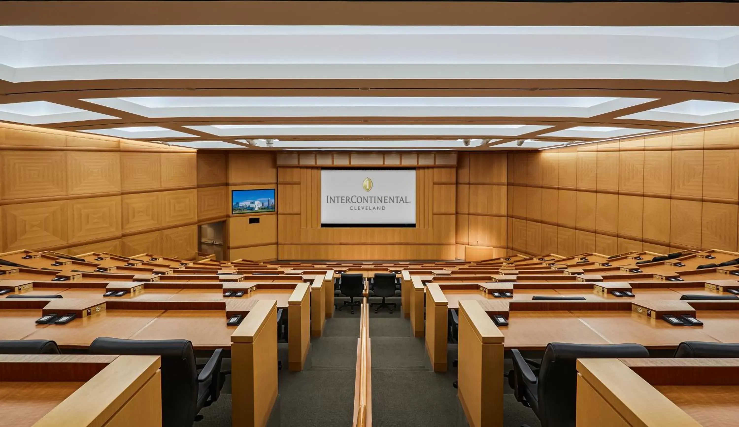 Meeting/conference room in InterContinental Cleveland, an IHG Hotel