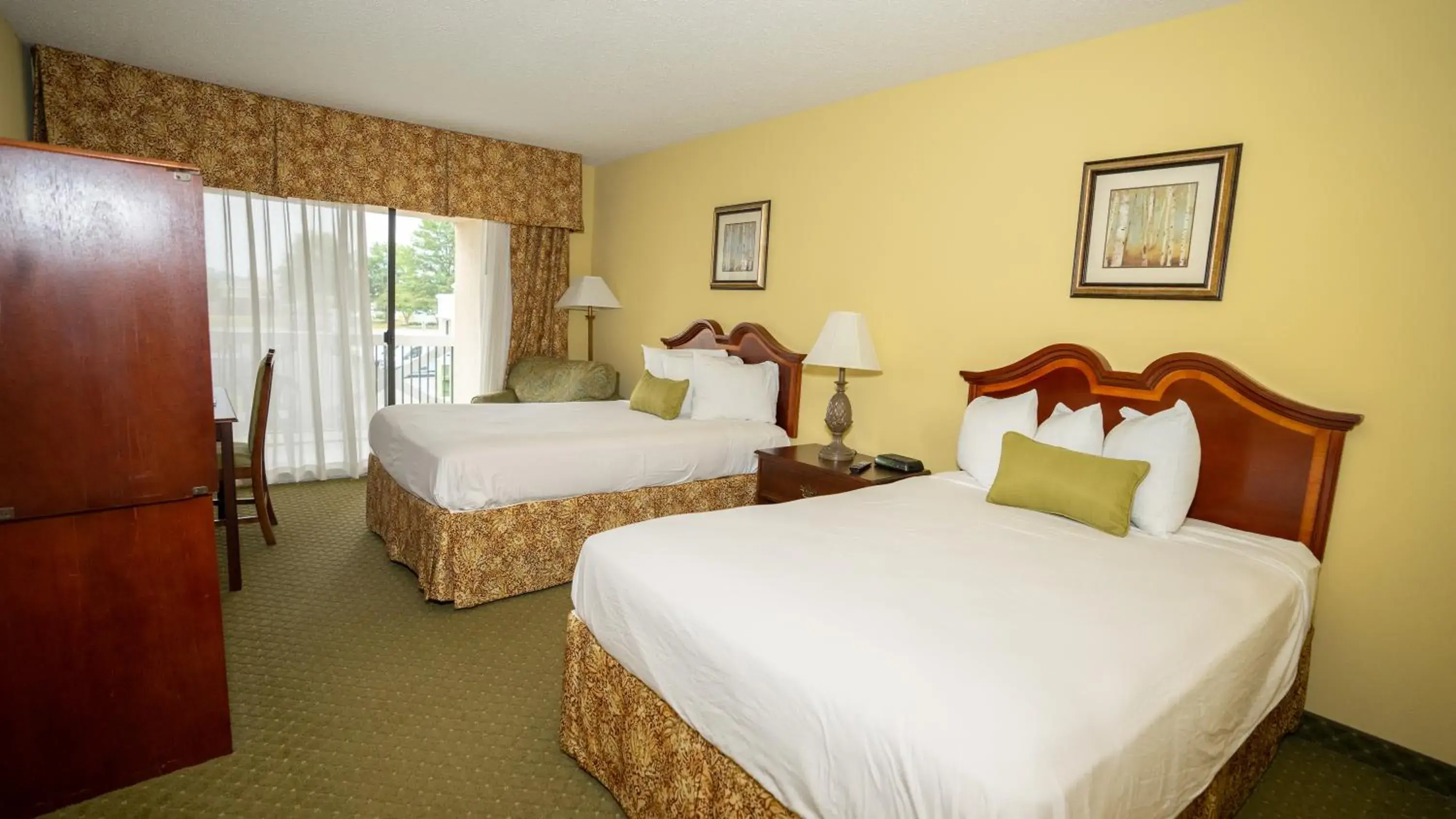 Double Suite with Two Double Beds - Non-Smoking in Clarion Hotel & Suites Convention Center Fredericksburg Double Suite with Two Double Beds - Non-Smoking in Clarion Hotel & Suites Convention Center Fredericksburg