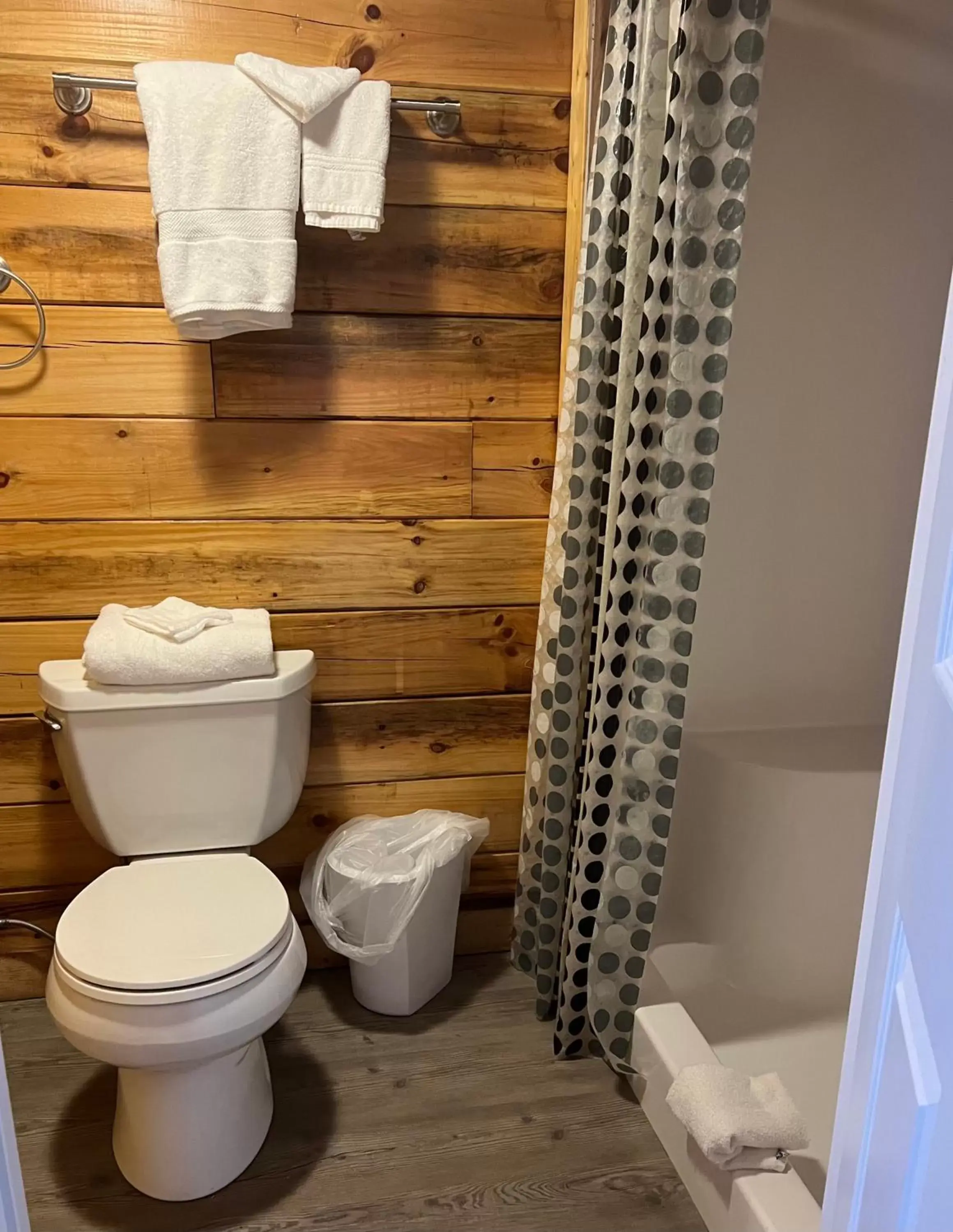 Bathroom in Kozy Haven Log Cabin Rentals