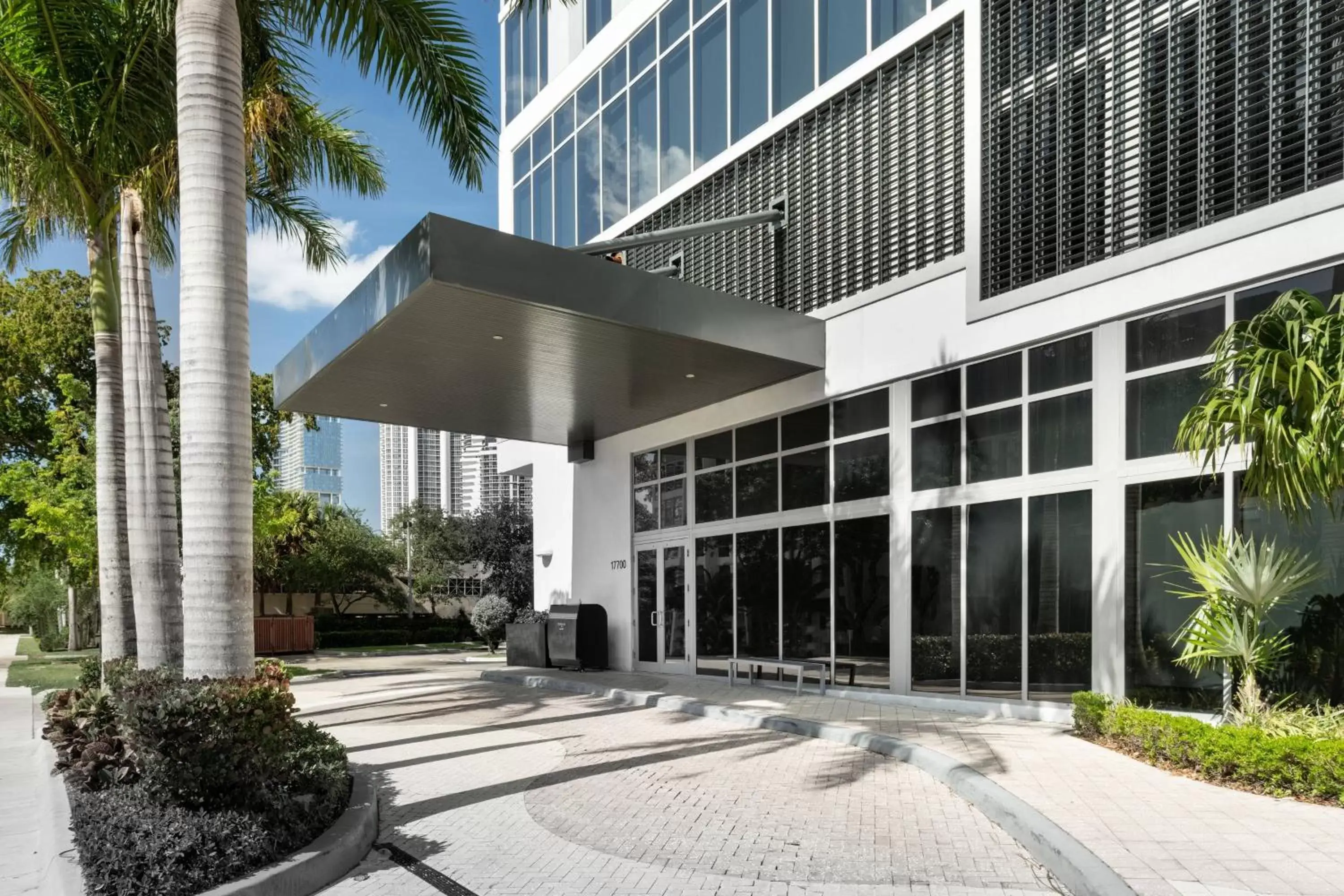 Property Building in Residence Inn Miami Sunny Isles Beach