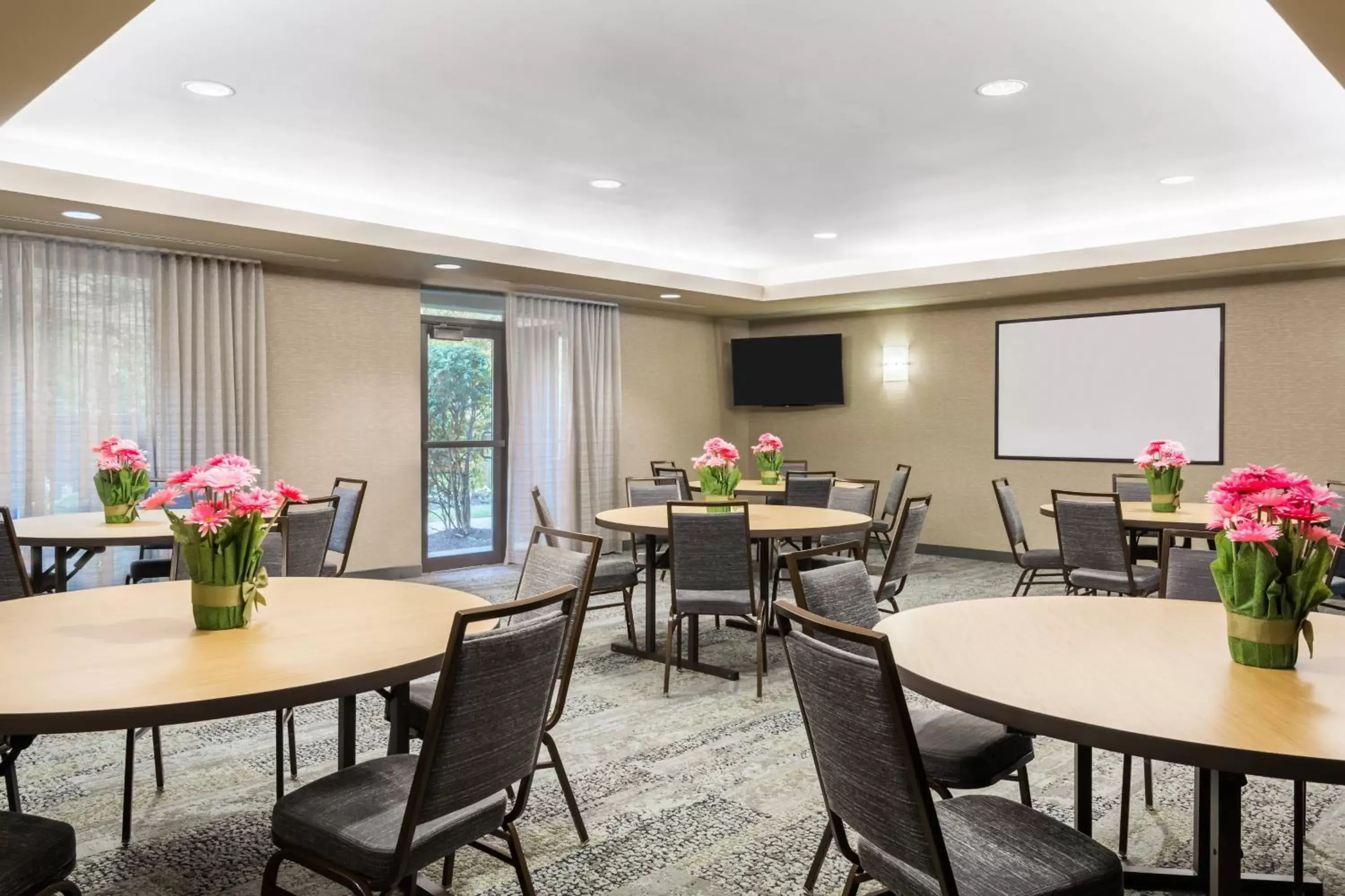 Meeting/conference room, Restaurant/Places to Eat in Courtyard by Marriott Danbury