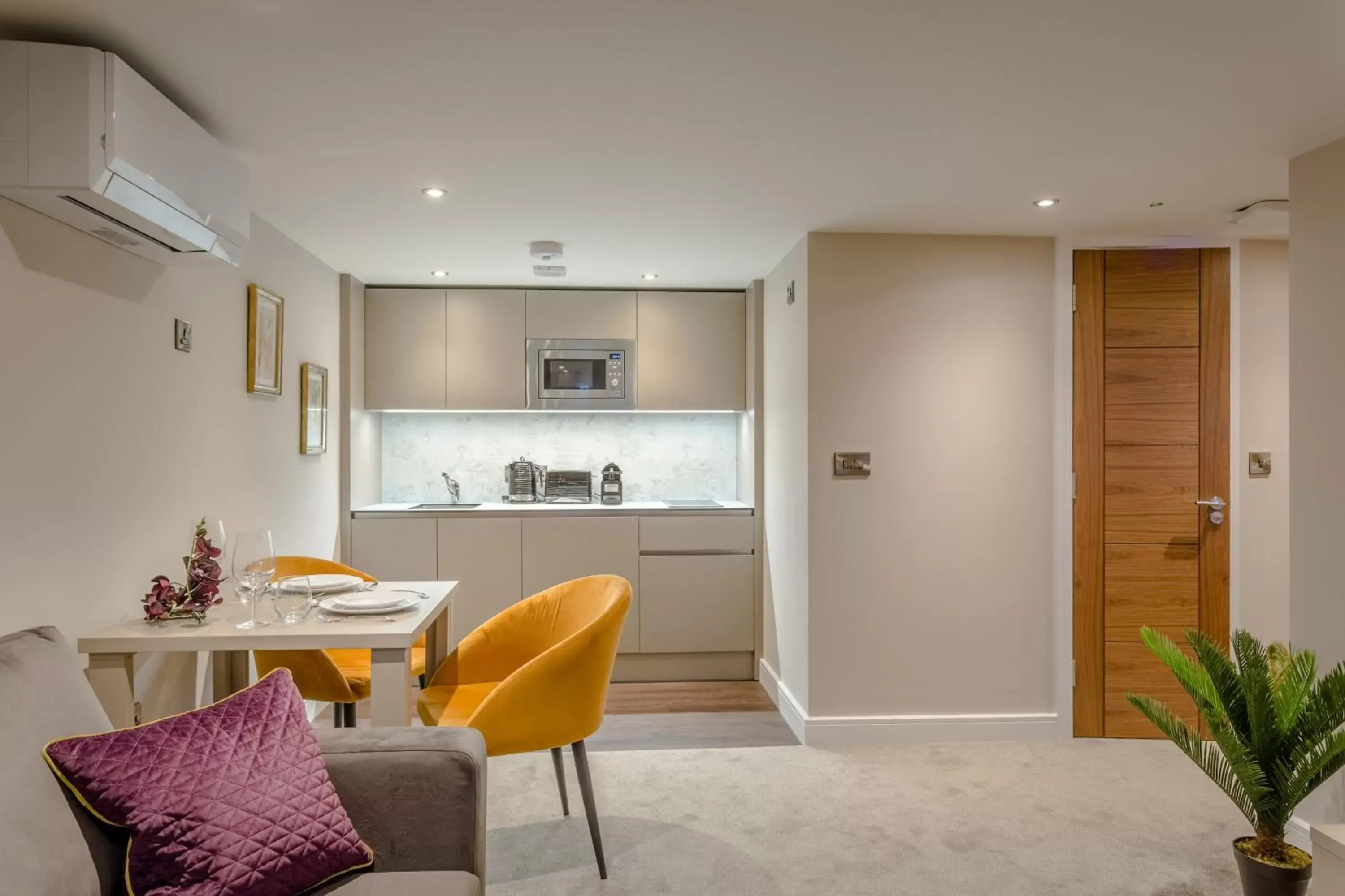 Kitchen or kitchenette, Kitchen/Kitchenette in Heritage Mews Nottingham