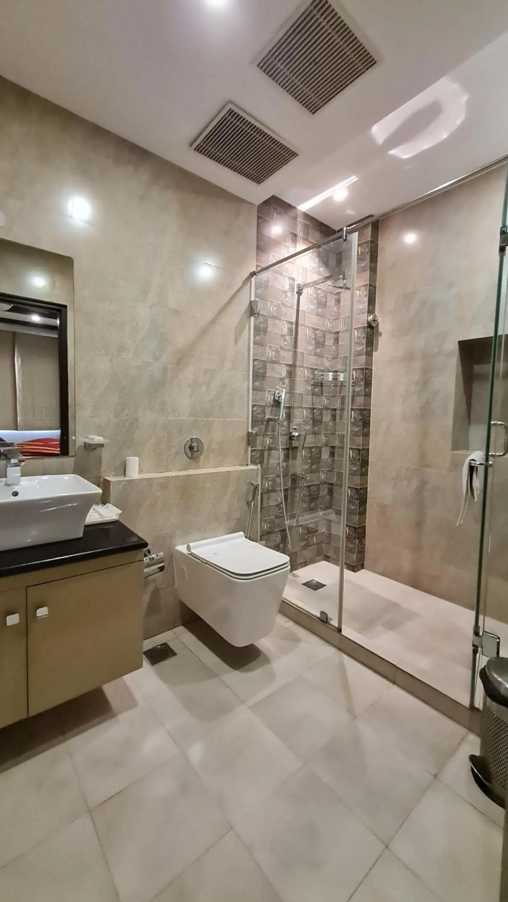 Bathroom in Hotel Diplomat Residency