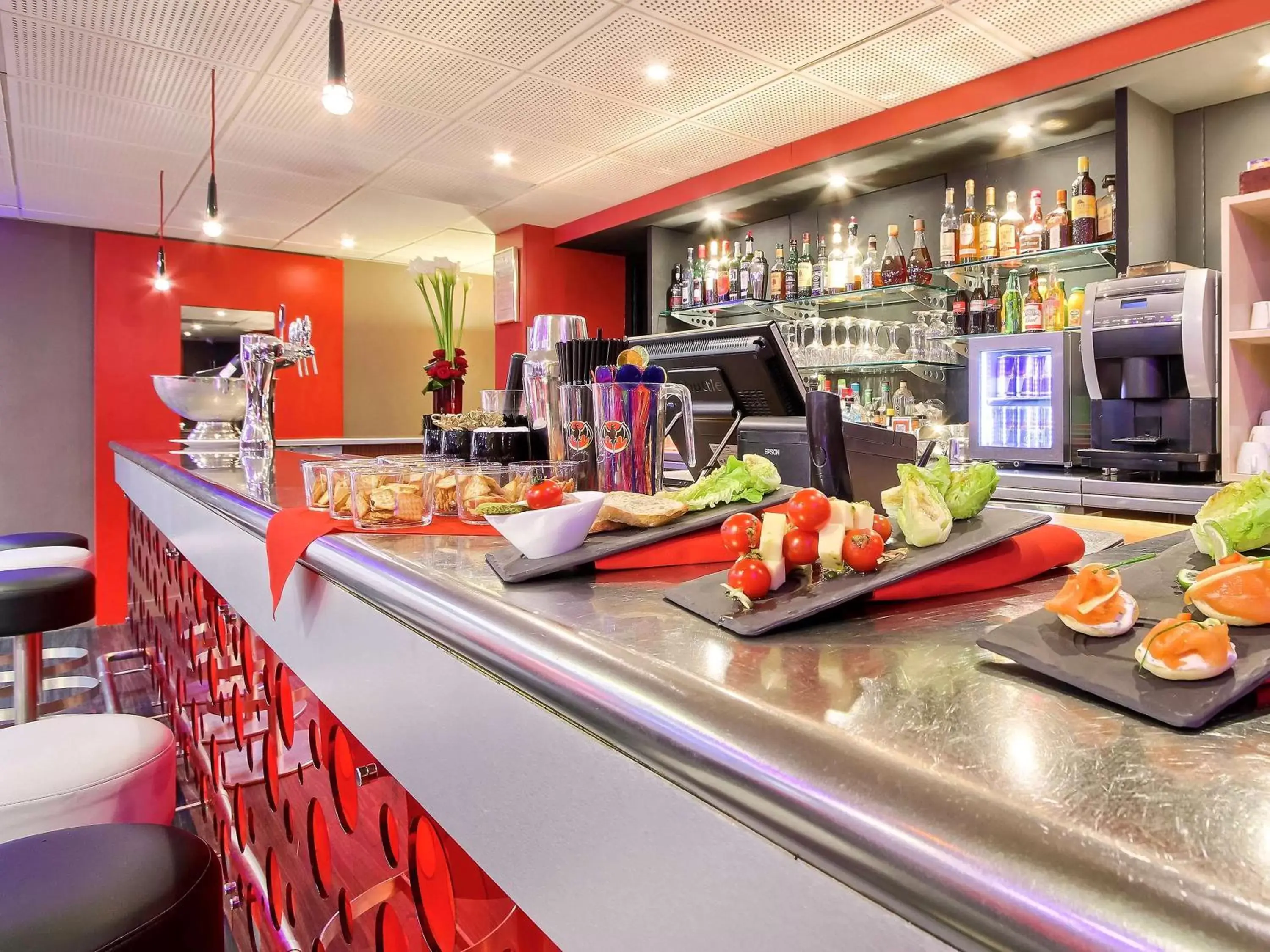 Lounge or bar in ibis Styles Paris Roissy-CDG