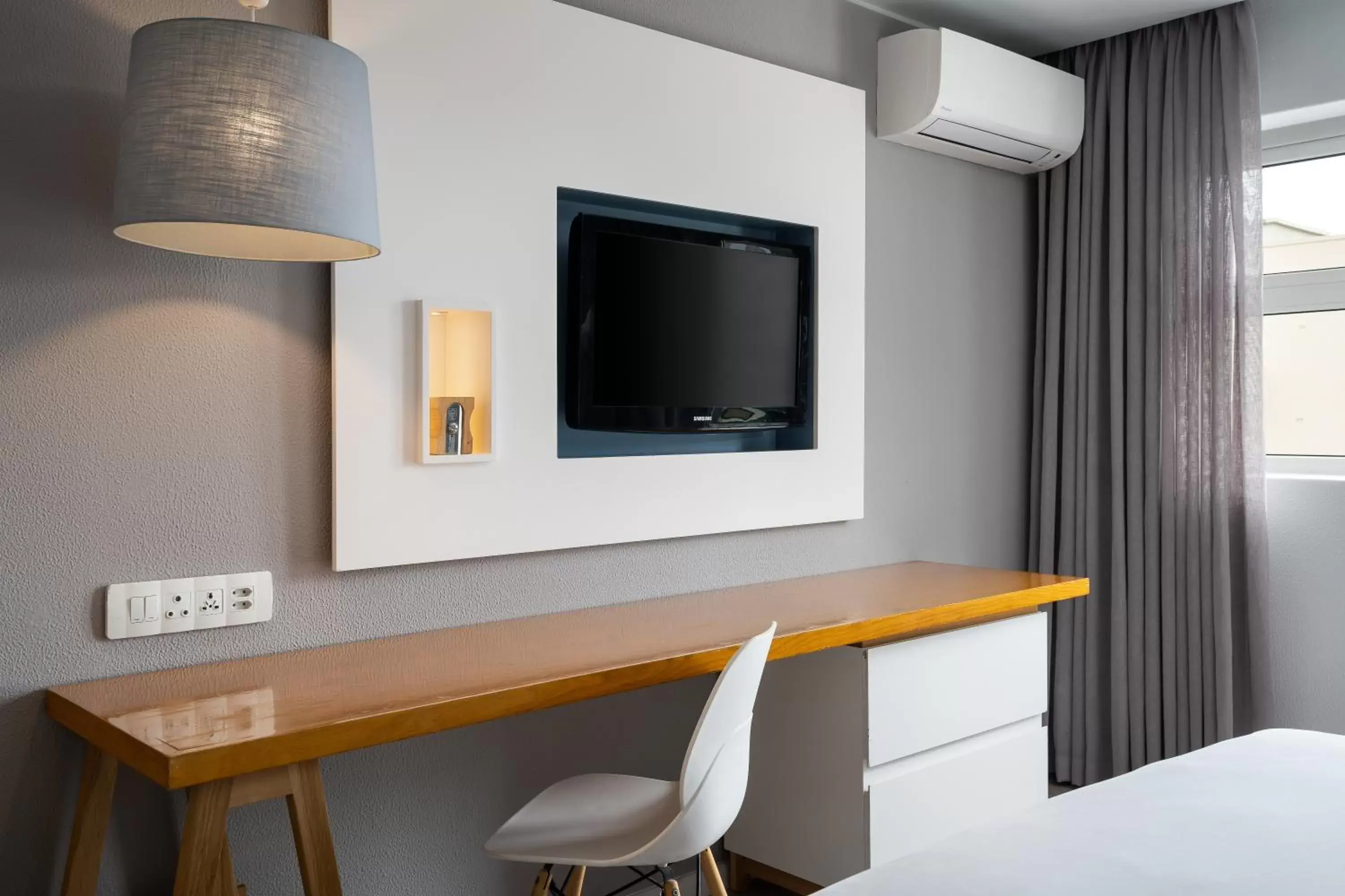 TV and multimedia, TV/Entertainment Center in Protea Hotel by Marriott Cape Town Sea Point
