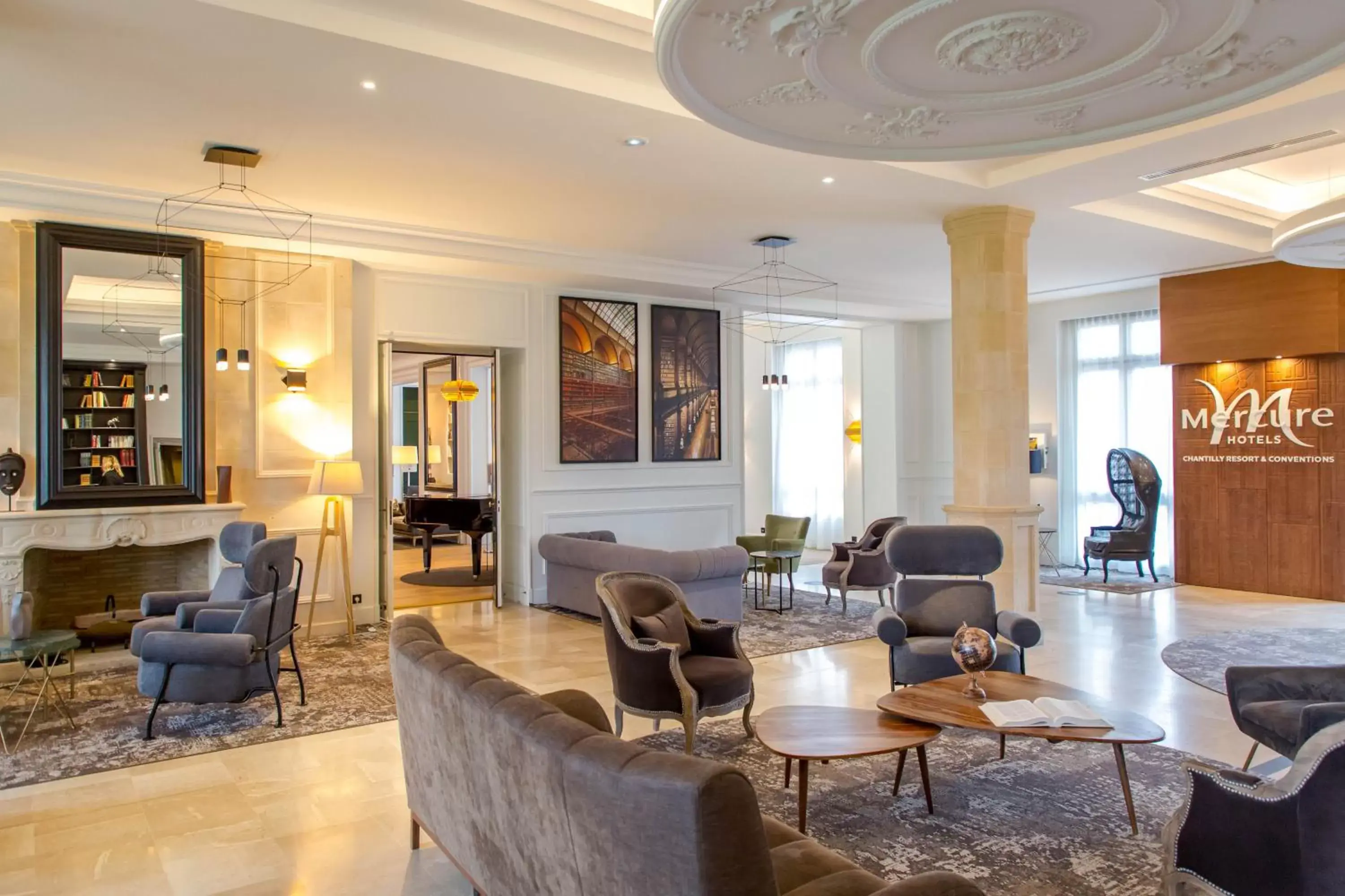 Lobby or reception in Mercure Chantilly Resort & Conventions