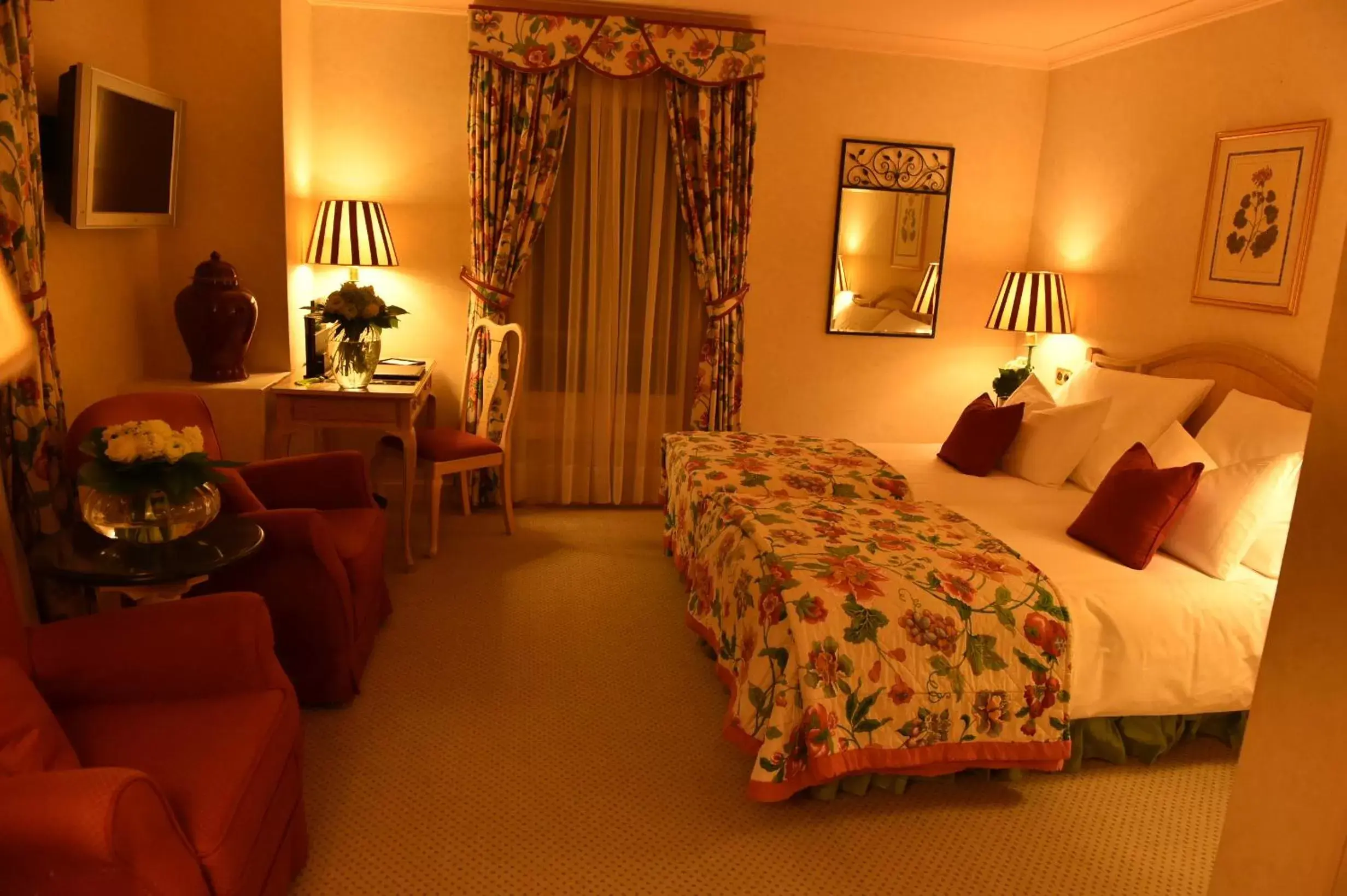 Bedroom, Room Photo in Grand Hôtel du Golf & Palace