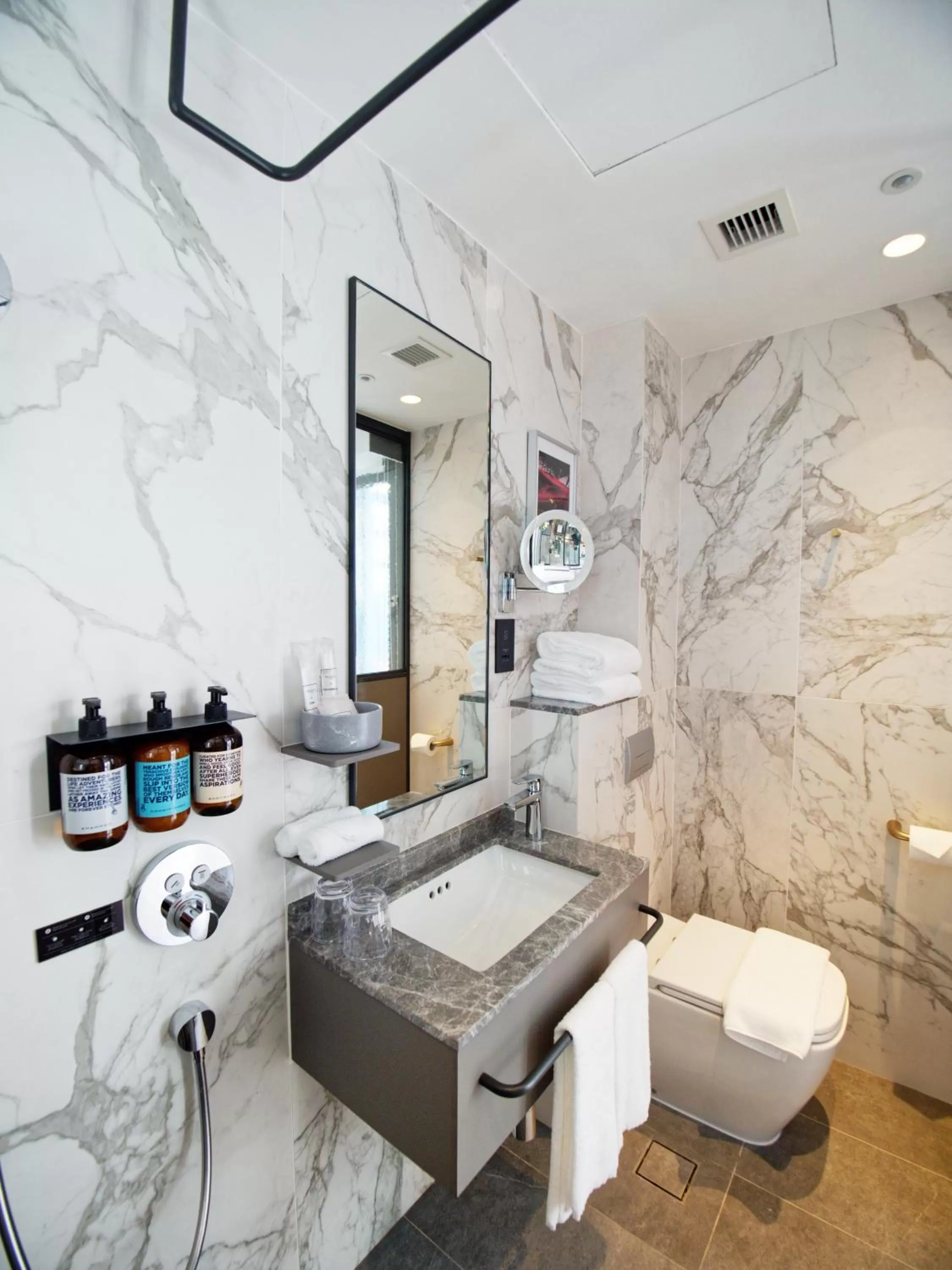 Toilet in Hotel Soloha at Chinatown