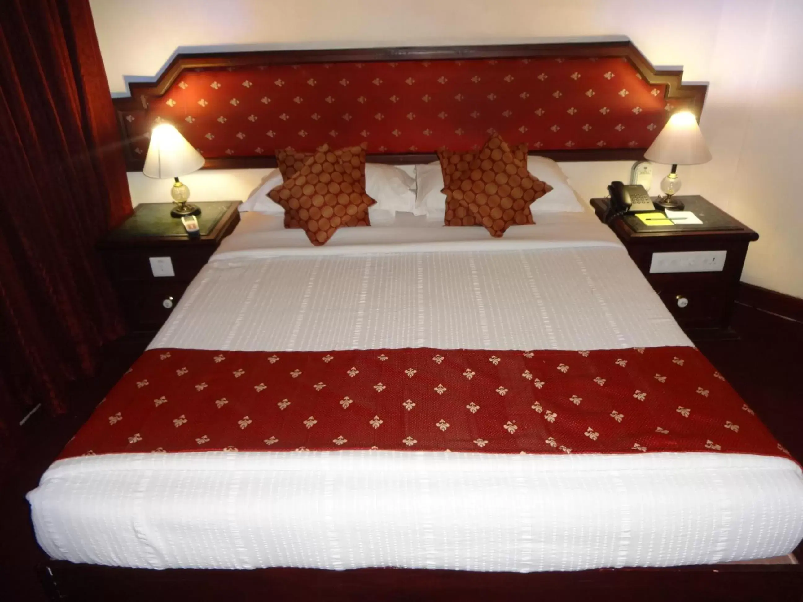 Bed in Malabar Palace