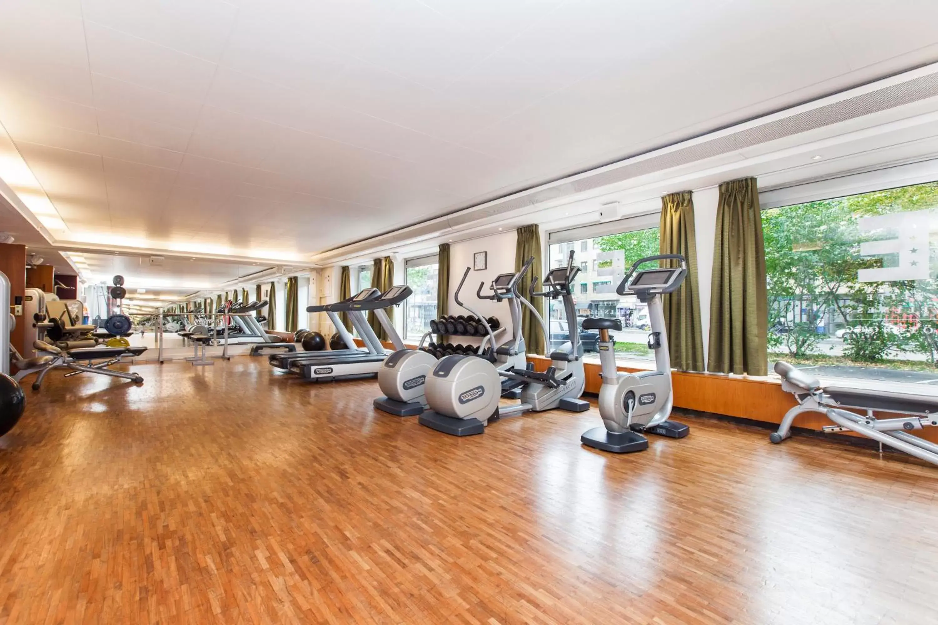 Fitness centre/facilities, Fitness Center/Facilities in Elite Park Avenue Hotel