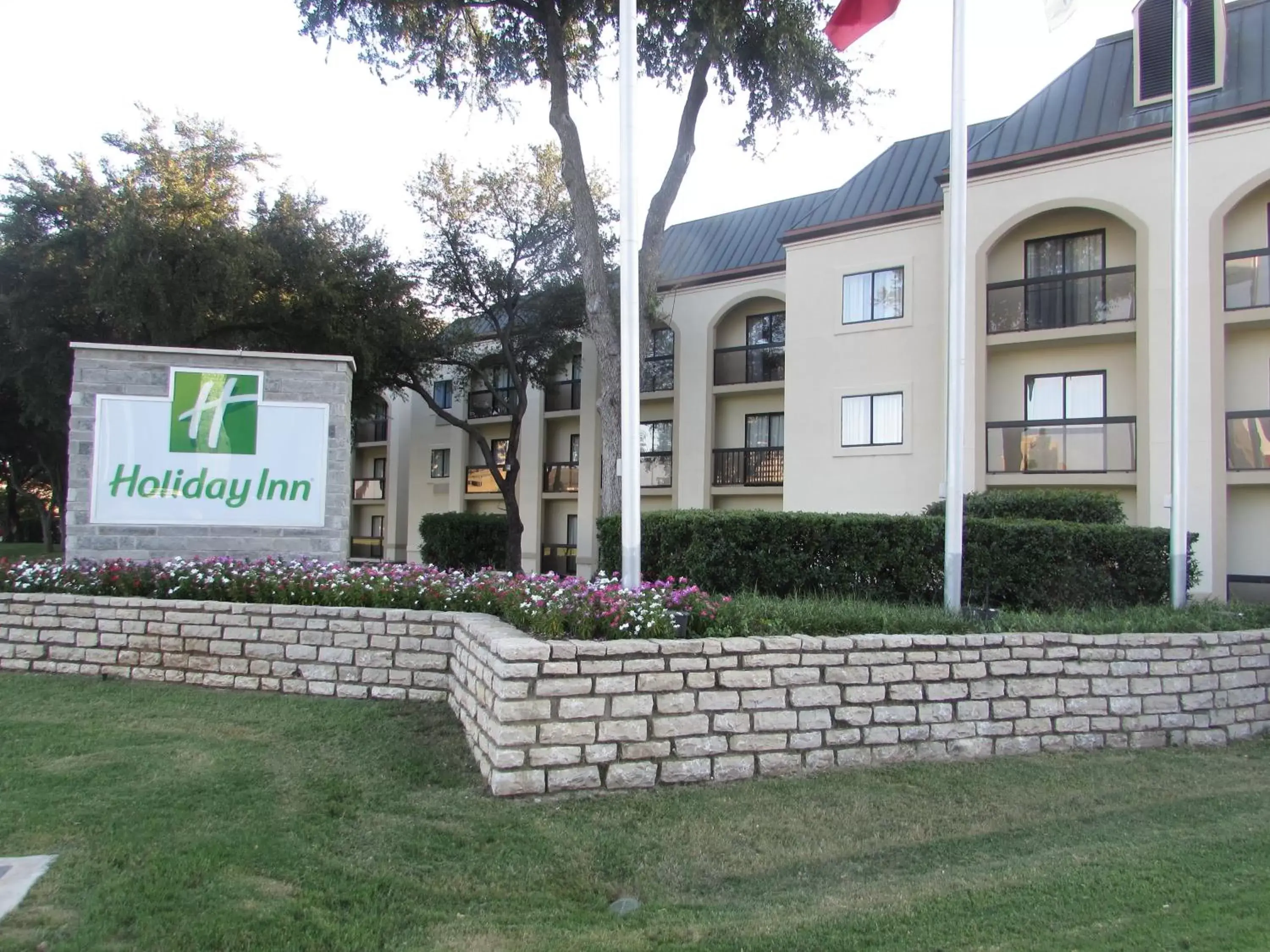 Property building in Holiday Inn Irving Las Colinas, an IHG Hotel