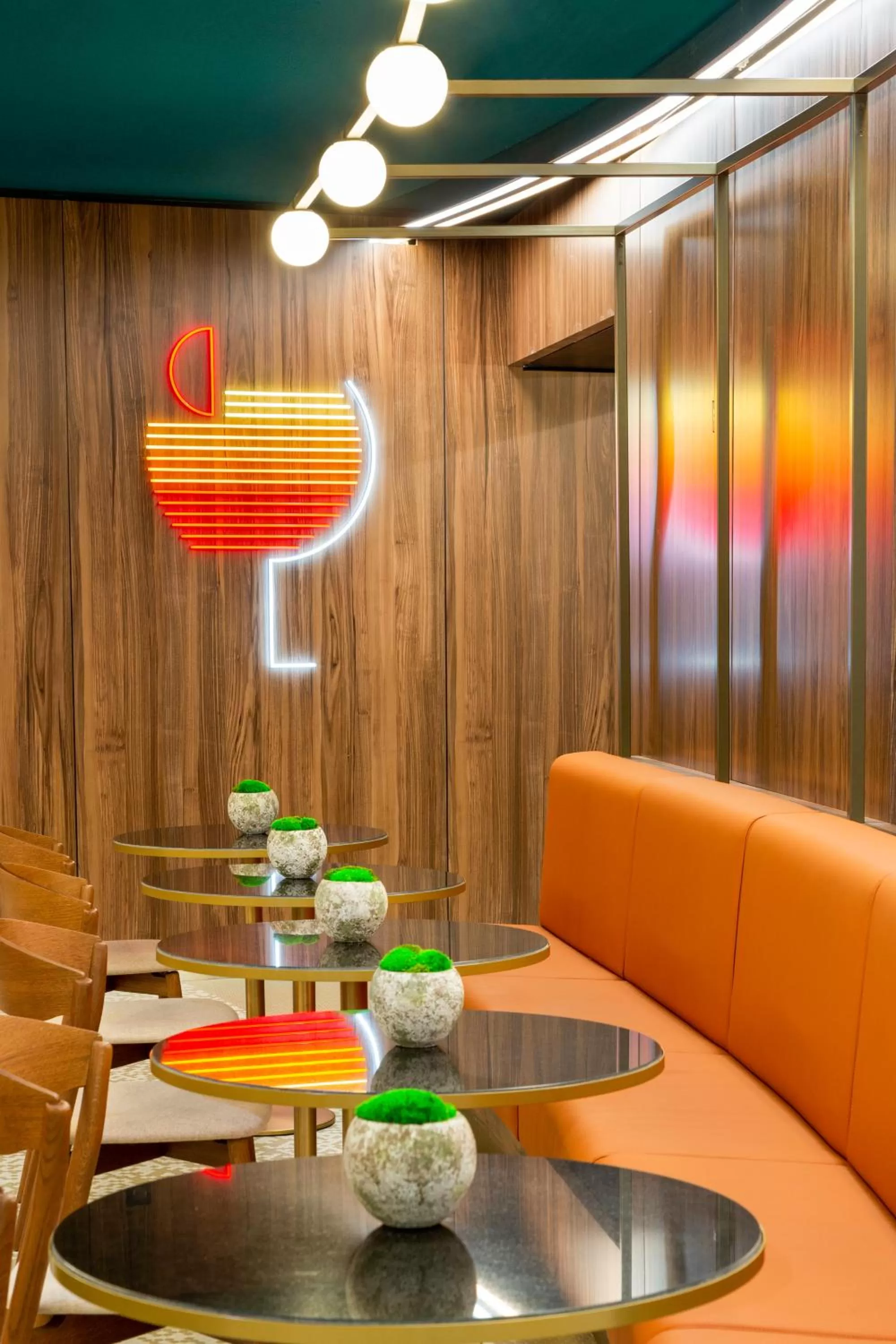 Restaurant/places to eat in Pullman Paris Montparnasse