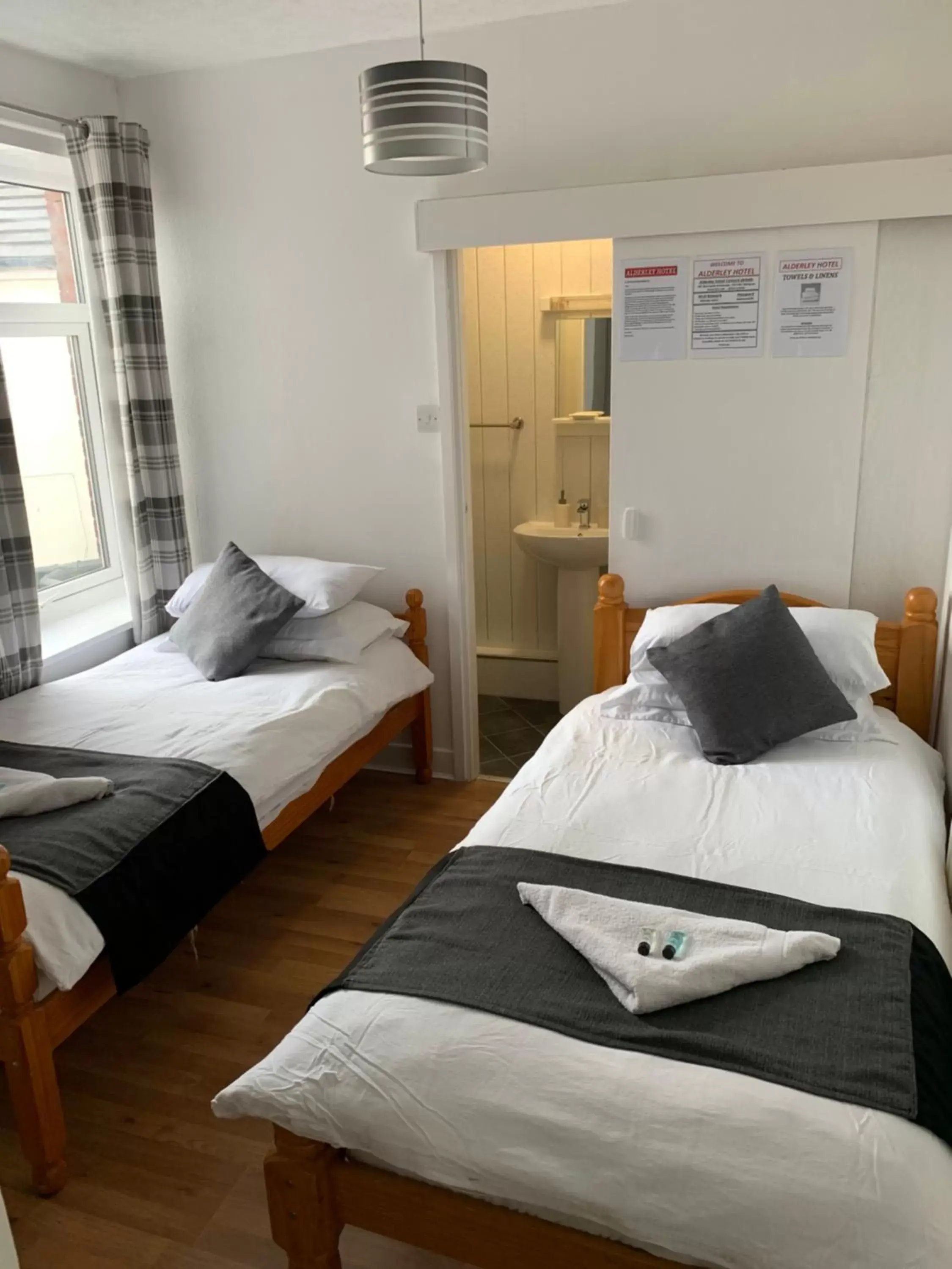 Bedroom, Bed in Alderley Hotel Blackpool
