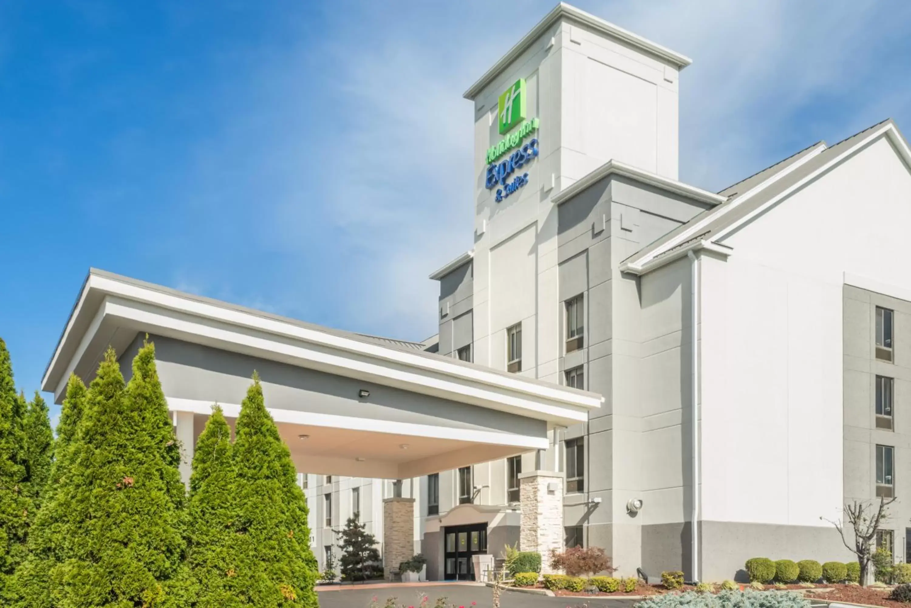 Property Building in Holiday Inn Express Hotel & Suites Louisville East, an IHG Hotel