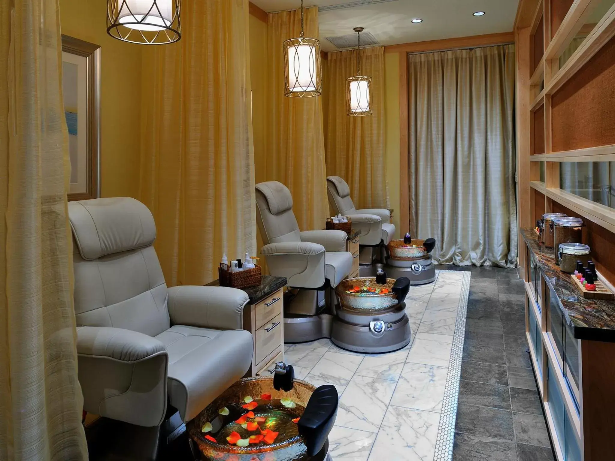 Spa and wellness centre/facilities, Seating Area in L’Auberge Casino Resort Lake Charles