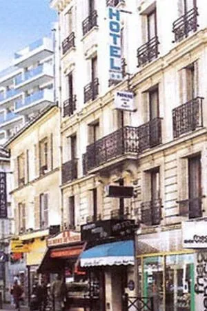 Facade/entrance in Avenir Hotel