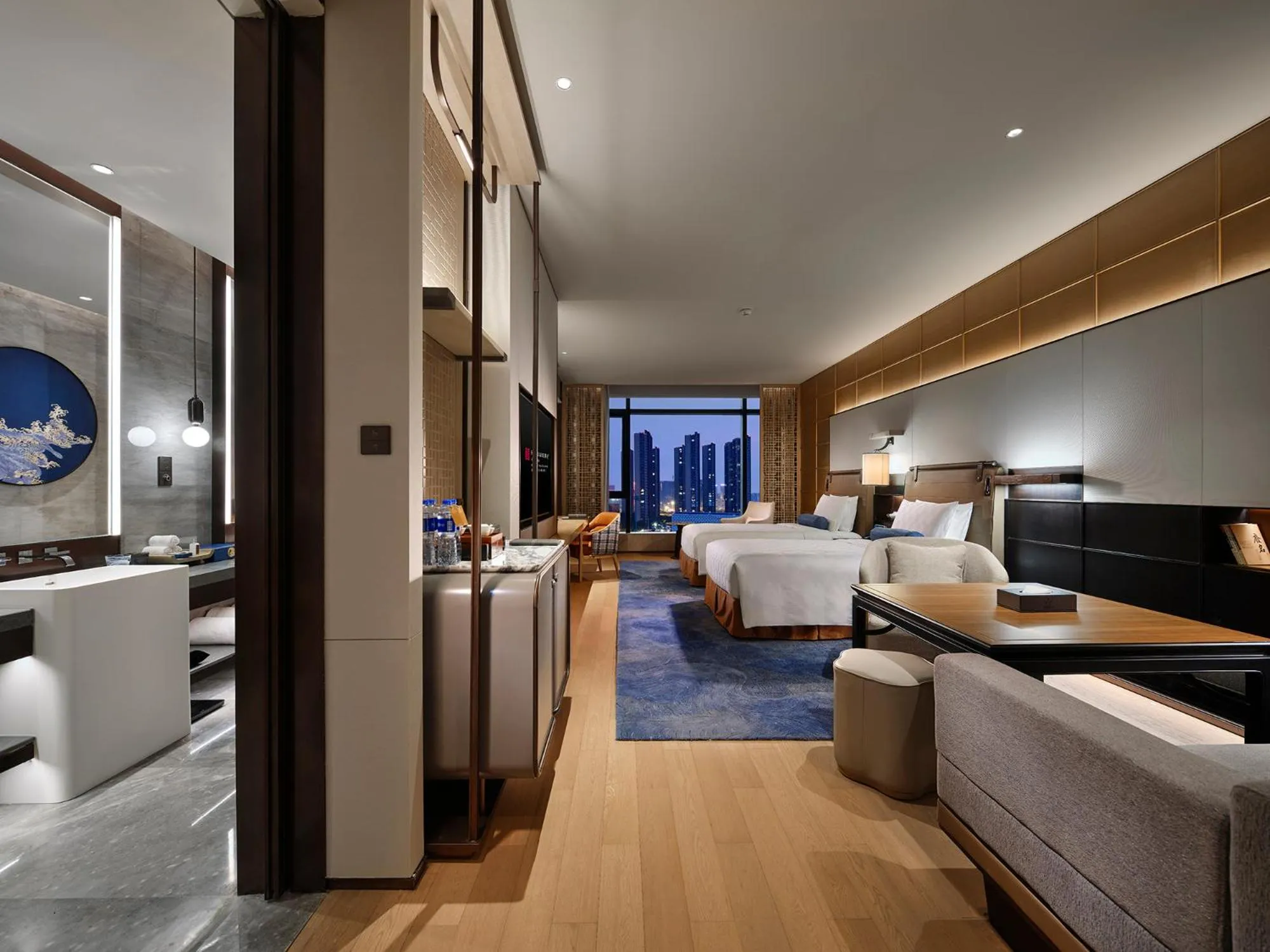 Property building, Bed in HUALUXE Nanjing Yangtze River