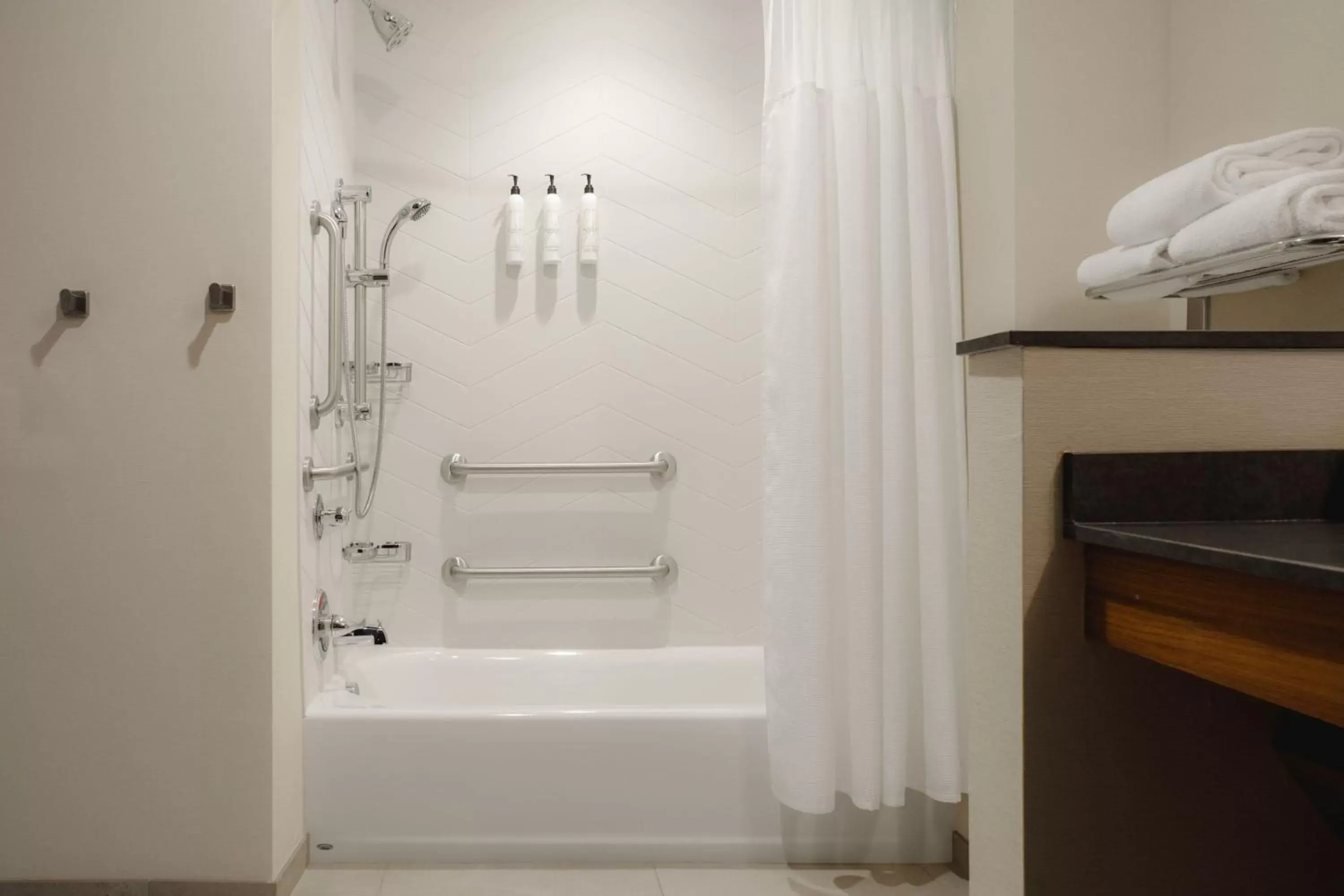 Bathroom in Fairfield by Marriott Inn & Suites Knoxville Northwest