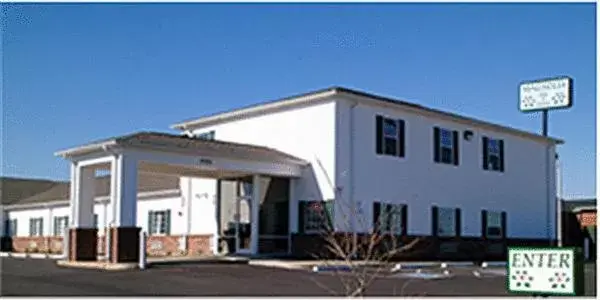 Property building in Magnolia Inn And Suites