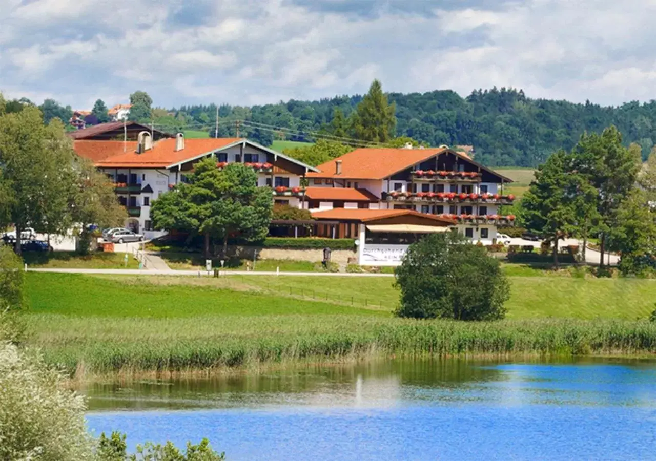 Property Building in Hotel Seeblick & Ferienwohnung