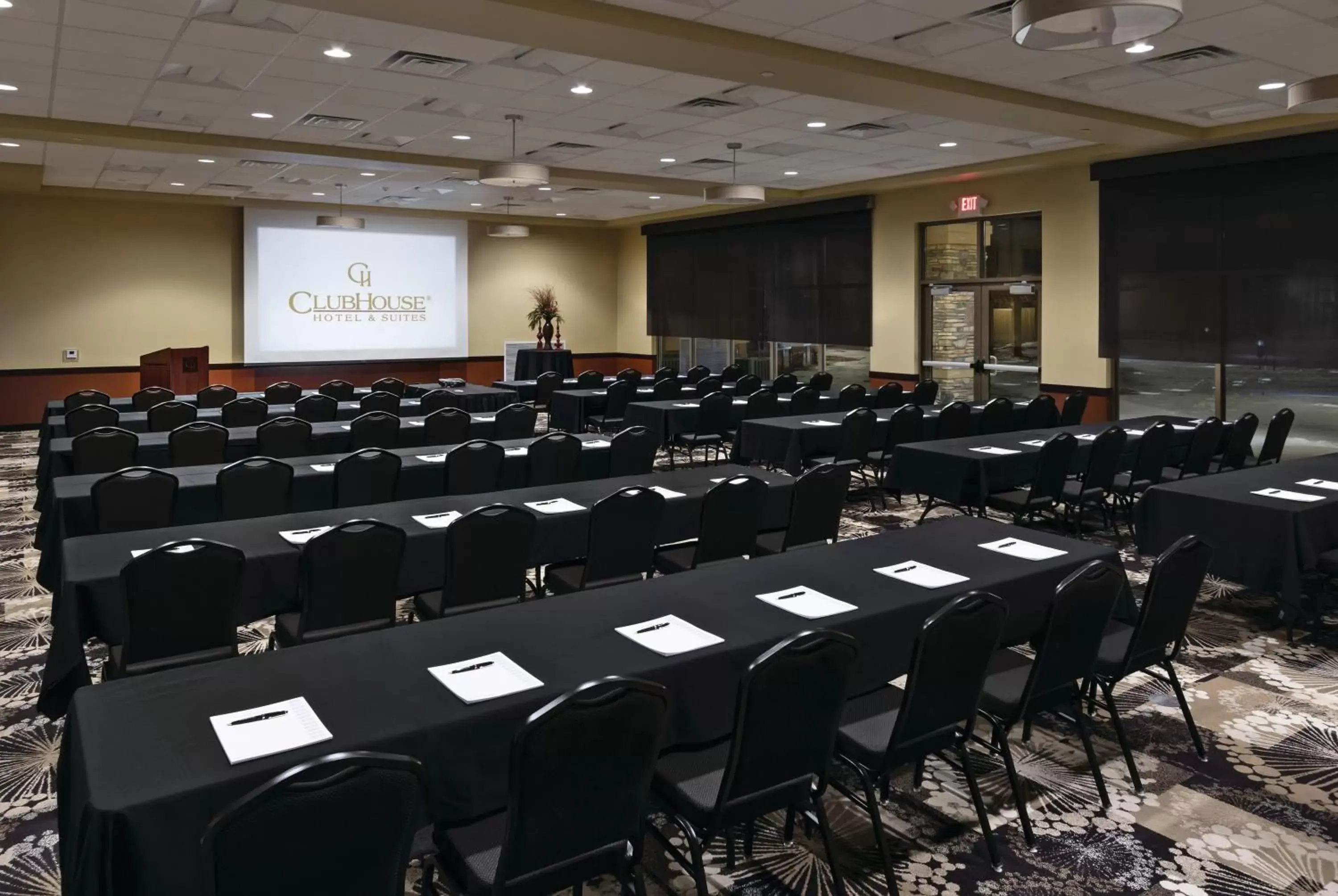 Business facilities in ClubHouse Hotel & Suites Fargo