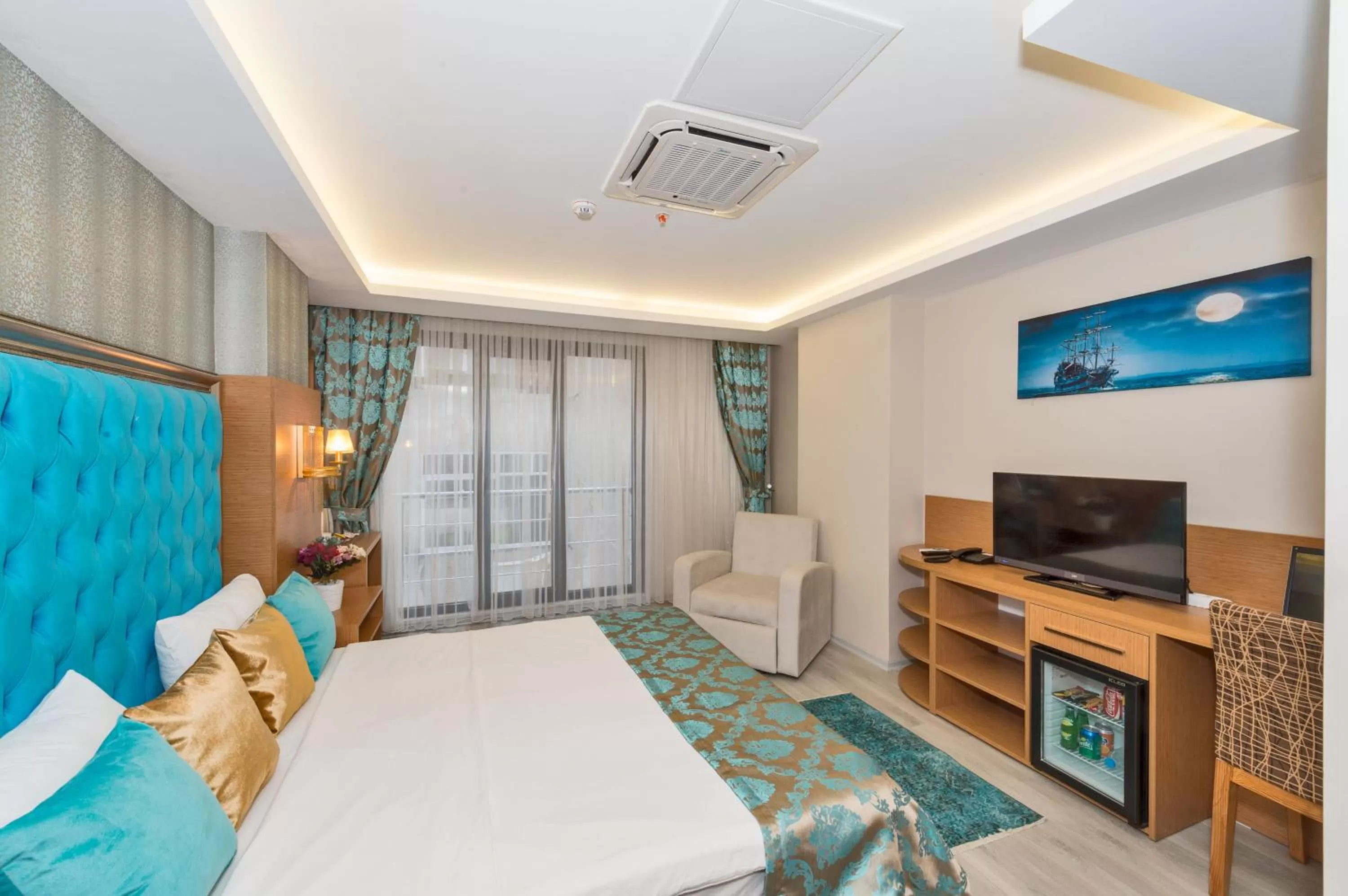 Other, Bed in Grand Palace Hotel