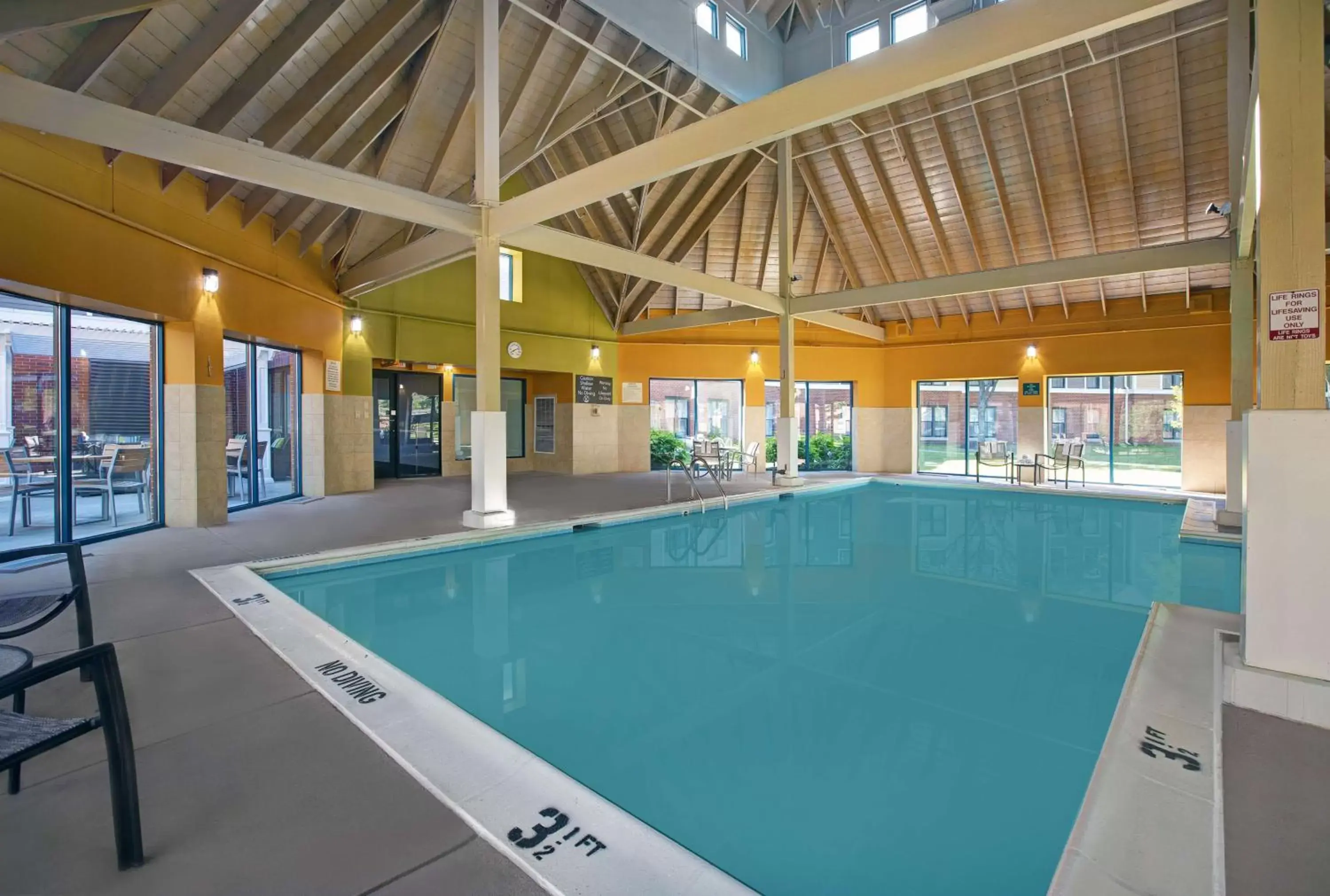 Pool view, Swimming Pool in Homewood Suites by Hilton Chicago-Lincolnshire