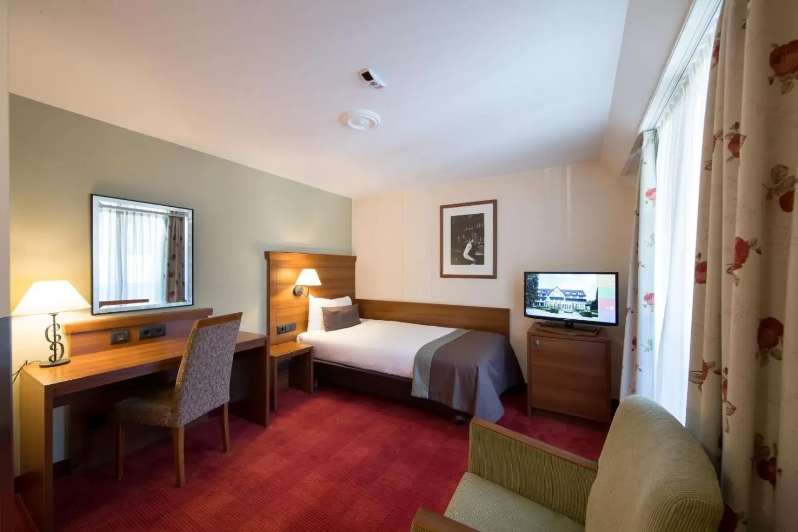 Photo of the whole room, Bed in Hotel De Bilderberg Photo of the whole room, Bed in Hotel De Bilderberg