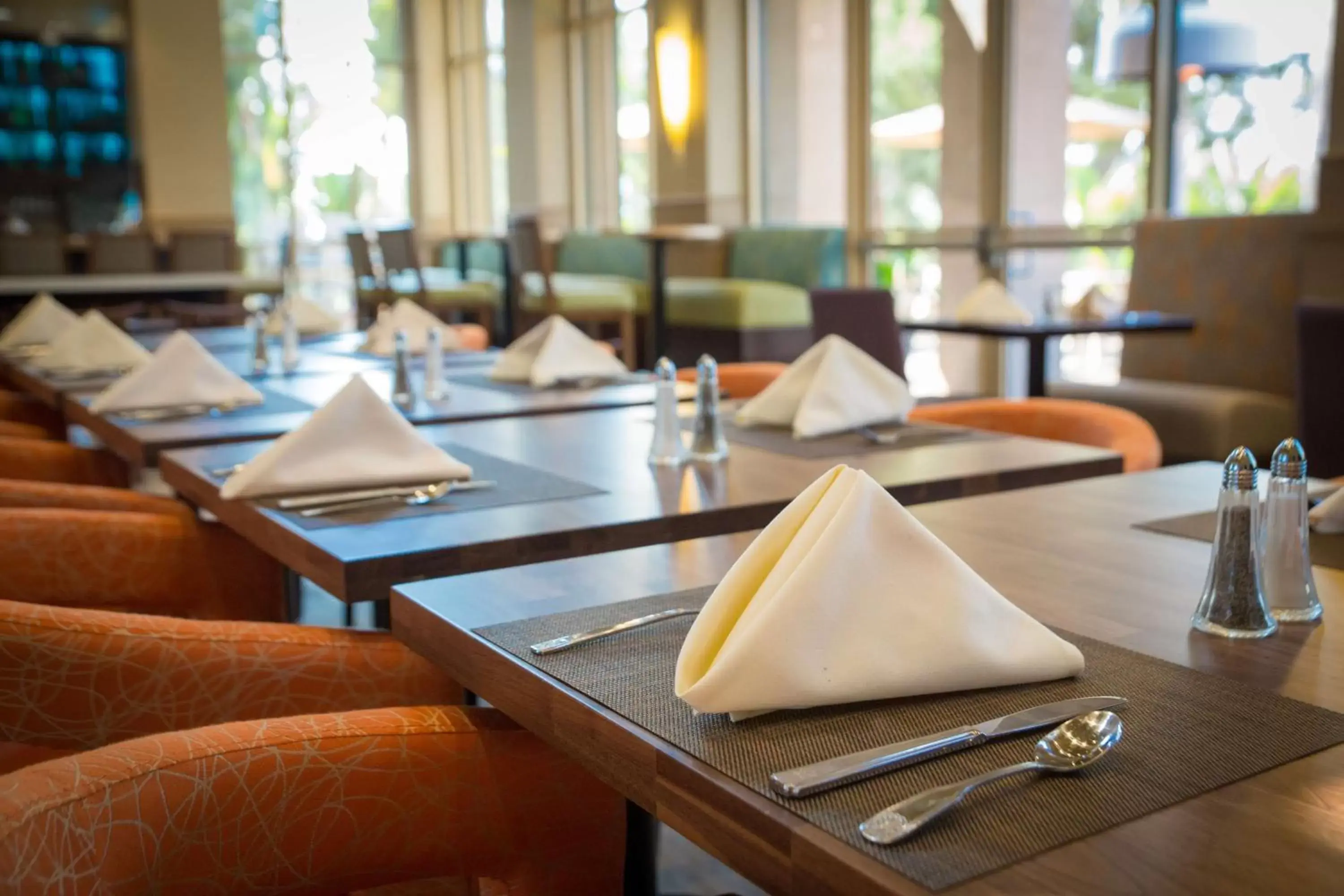 Restaurant/Places to Eat in Hilton Garden Inn Montebello / Los Angeles