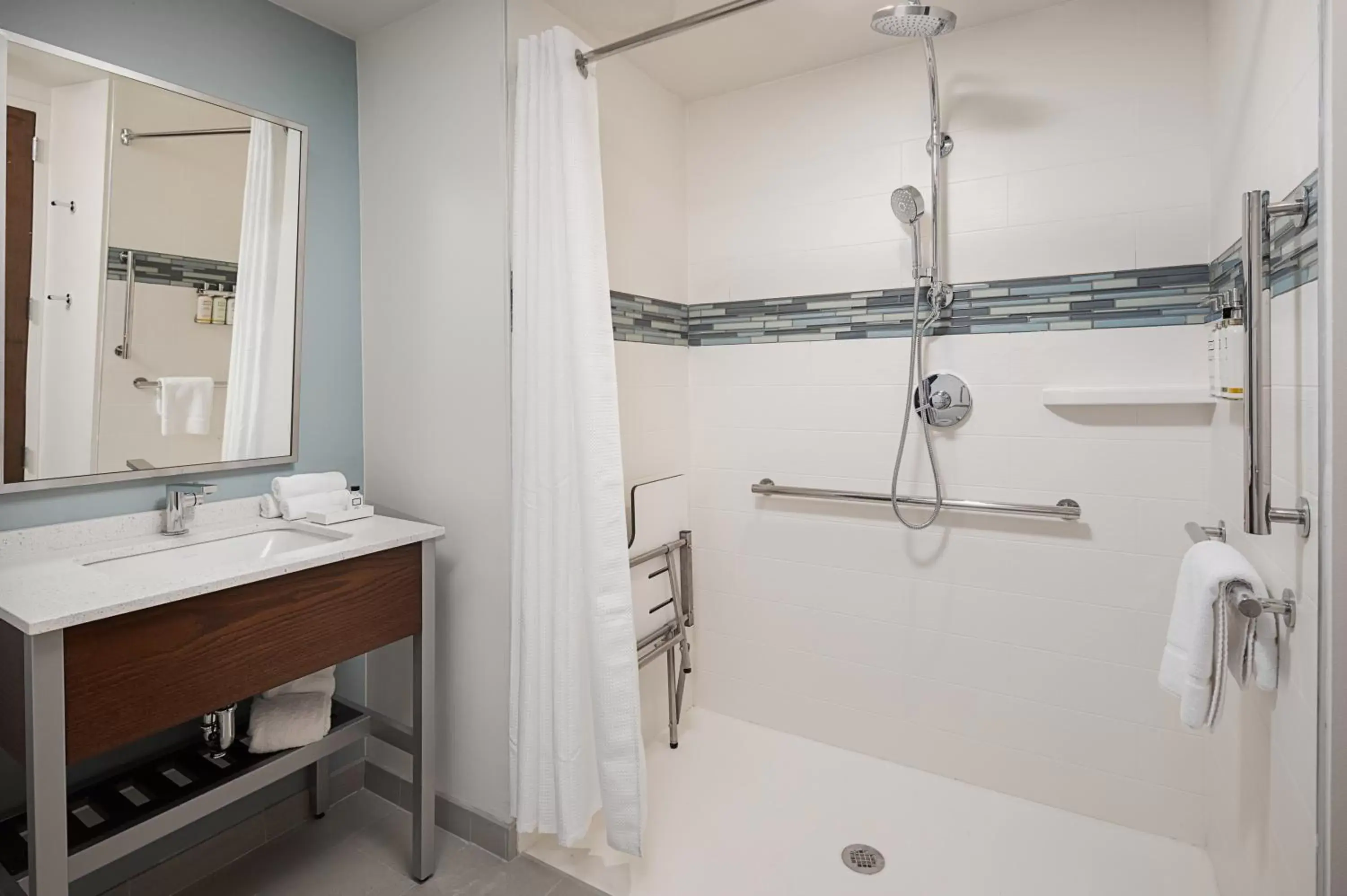 Photo of the whole room, Bathroom in EVEN Hotel Alpharetta - Avalon Area, an IHG Hotel