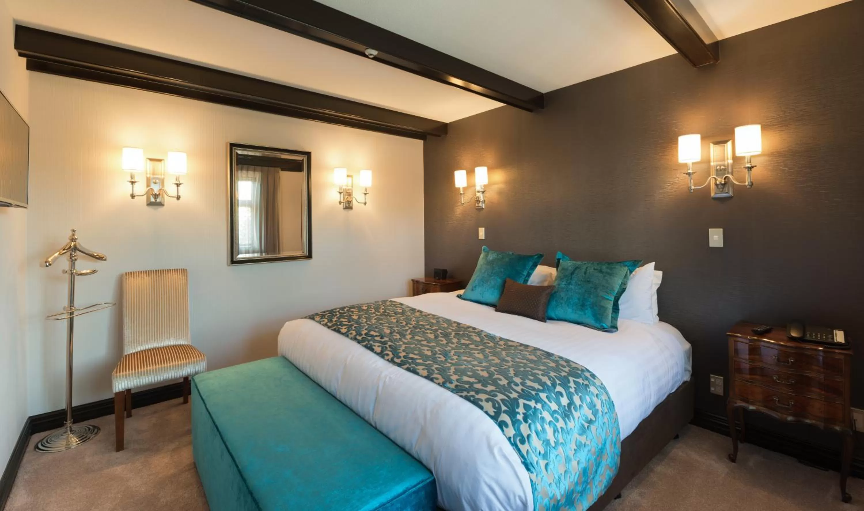 Bedroom, Bed in Scenic Hotel Cotswold